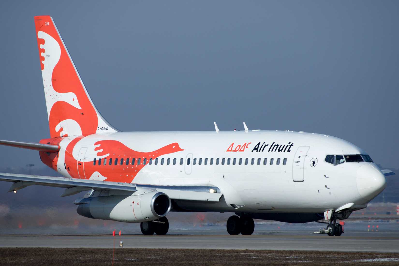 Air Inuit 737-200