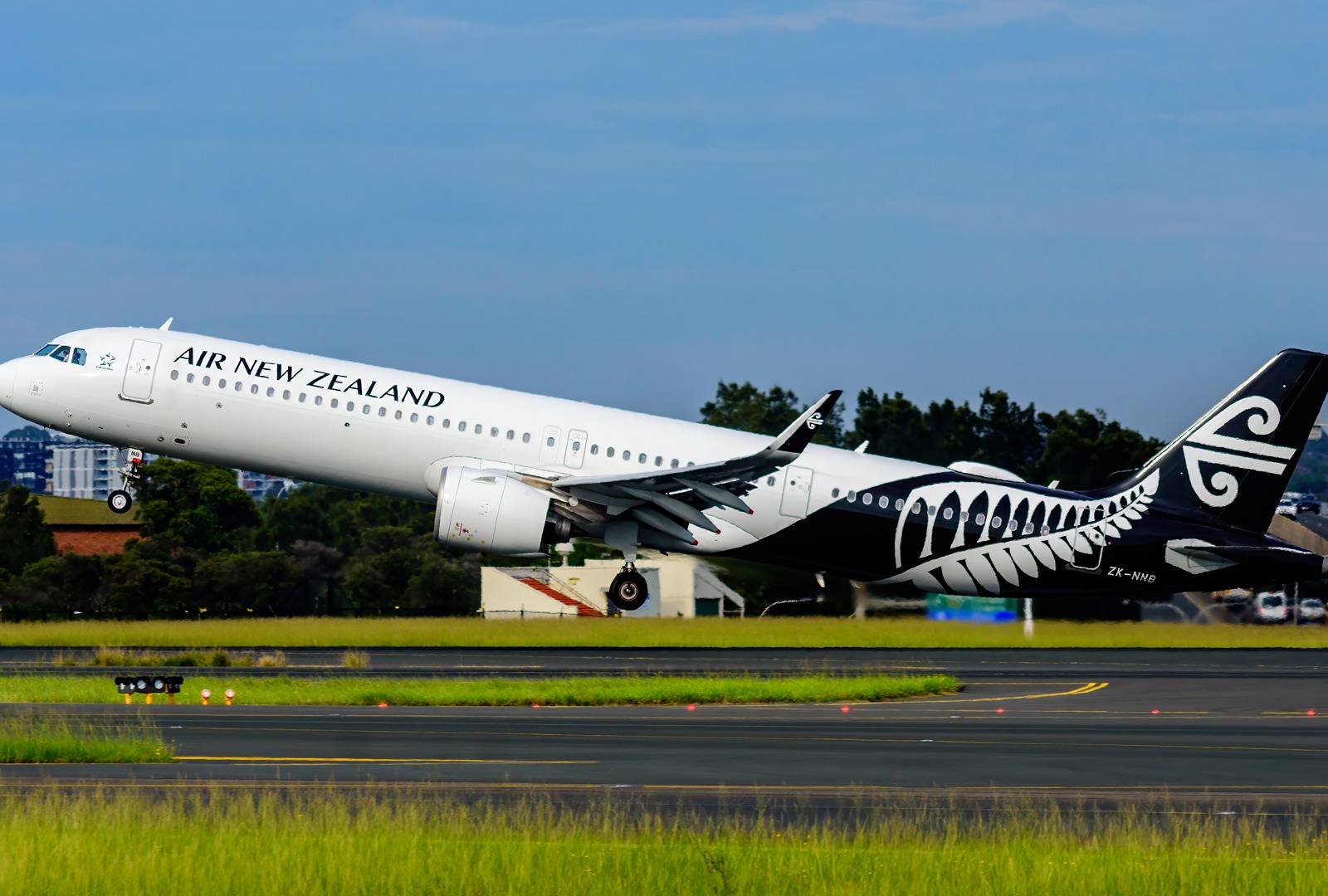 Air New Zealand A321 Touches Down Before Aborting In Wind Shear Go