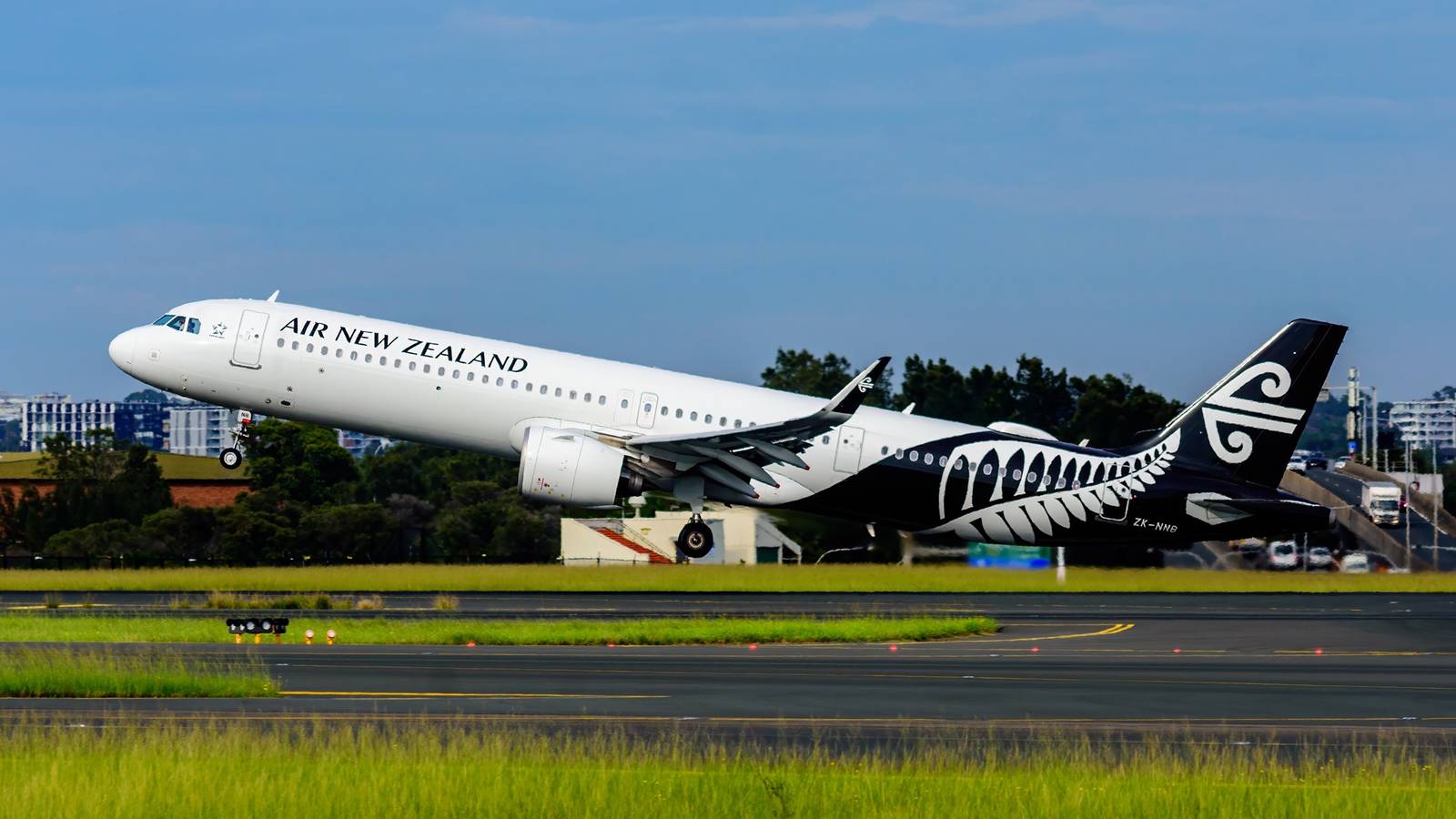 Air New Zealand A321 Touches Down Before Aborting In Wind Shear Go-Around