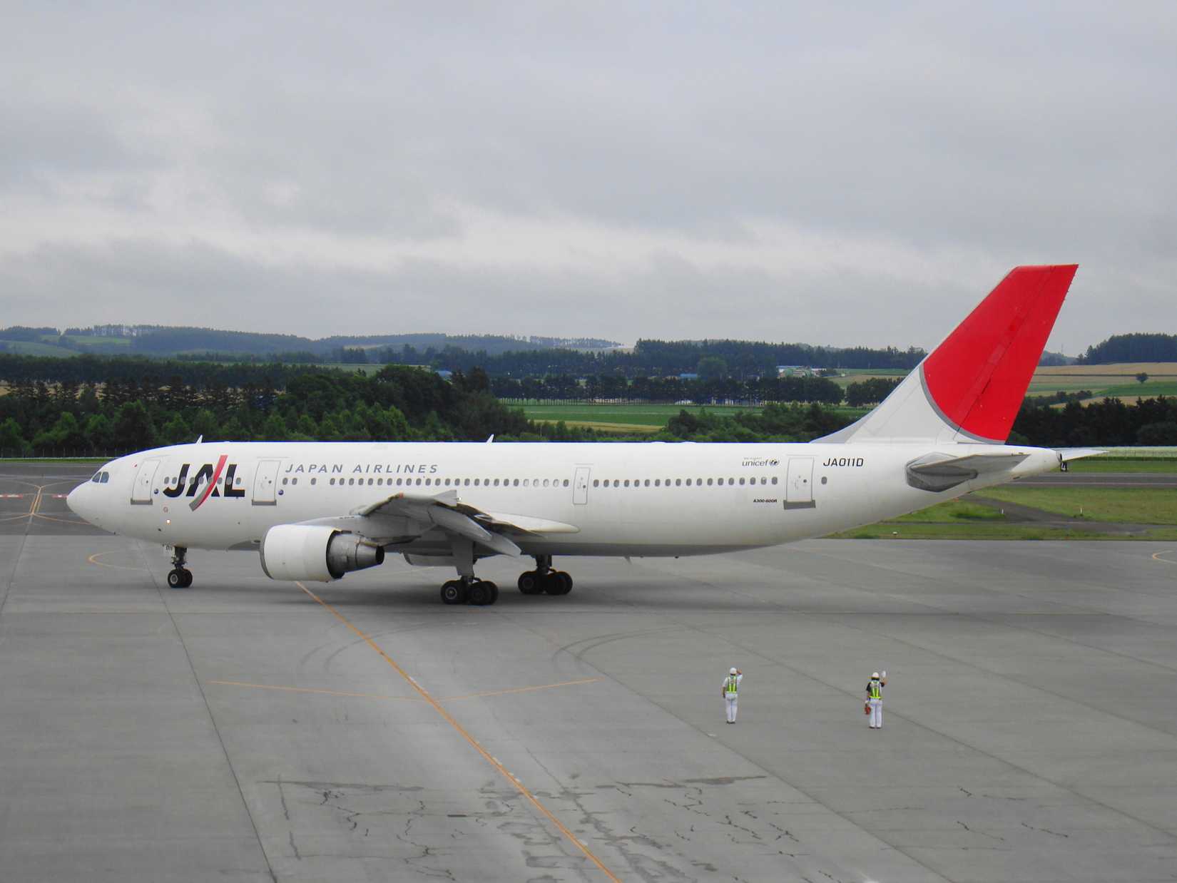 JAL Airbus A300-600R Taxiing