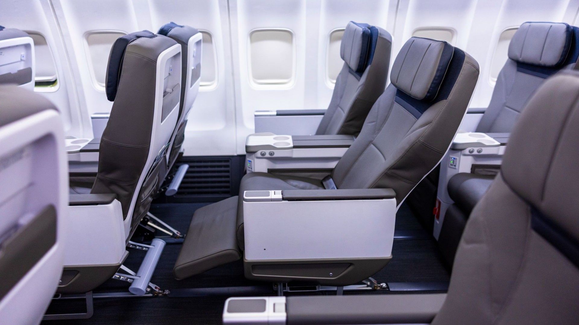 One Boeing 737 Every 3 Days: Alaska Airlines Wraps Up Fleet-Wide Premium Cabin Refresh