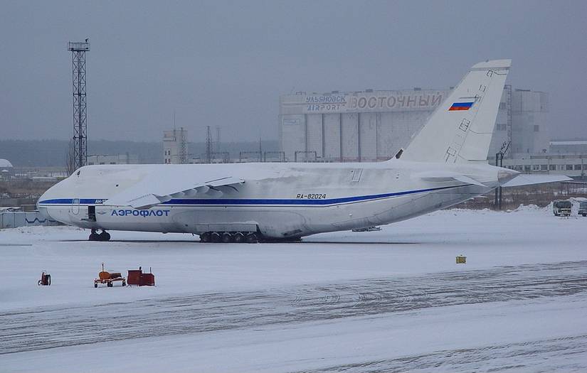 Antonov_An-124-100_Ruslan,_Aeroflot_AN0497163