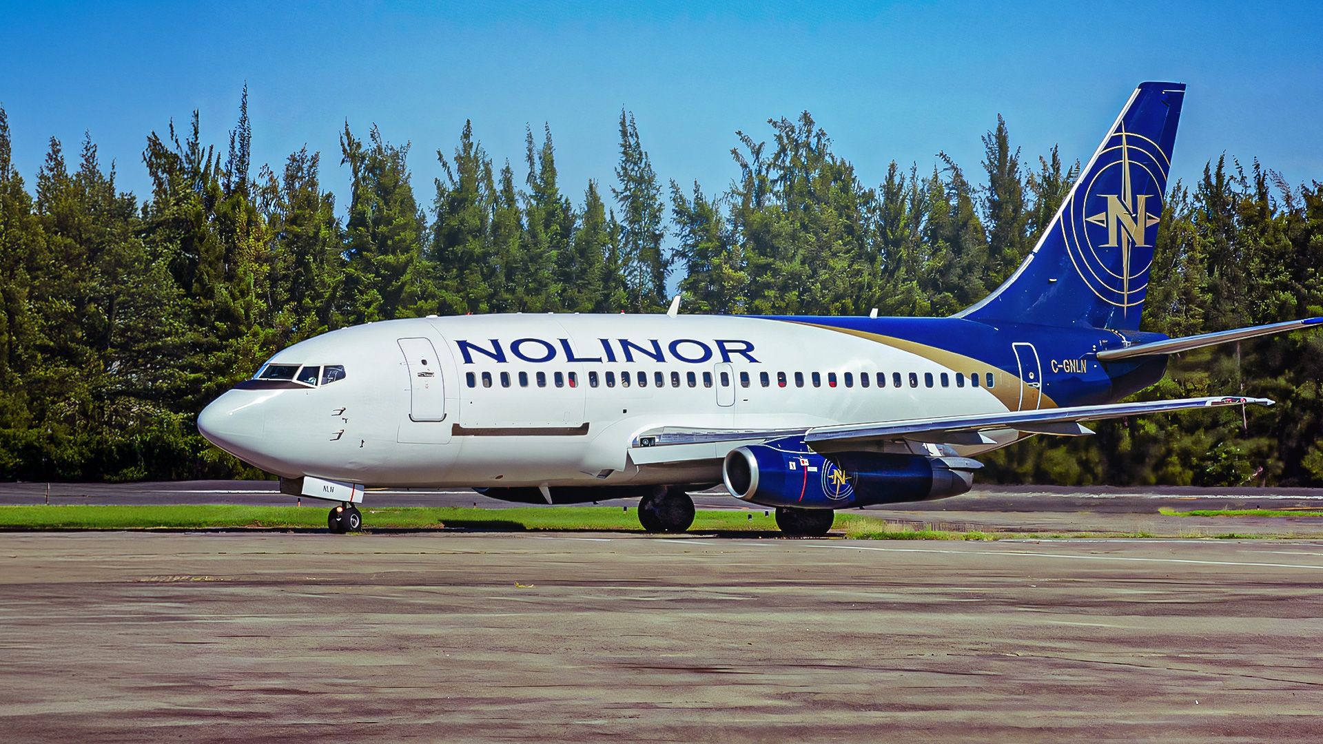Why The Boeing 737-200's Gravel Kit Let It Land On Dirt & Will Never Be Built Into A Modern Jet