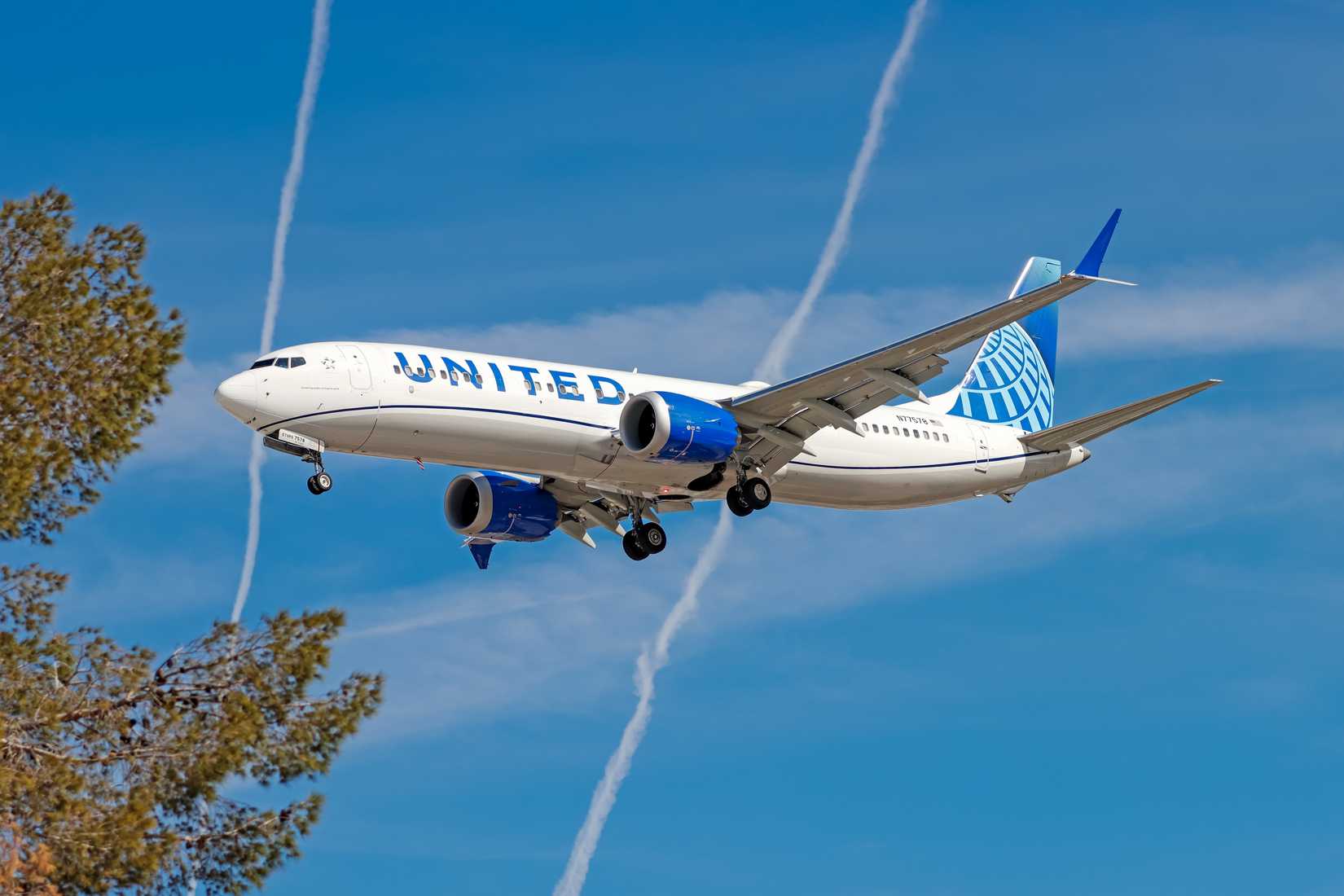 Boeing 737 MAX 9 type code B39M is Operation by United Airlines.