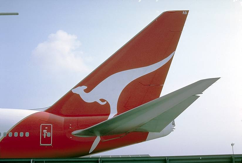Boeing_747SP-38,_Qantas_AN0099093