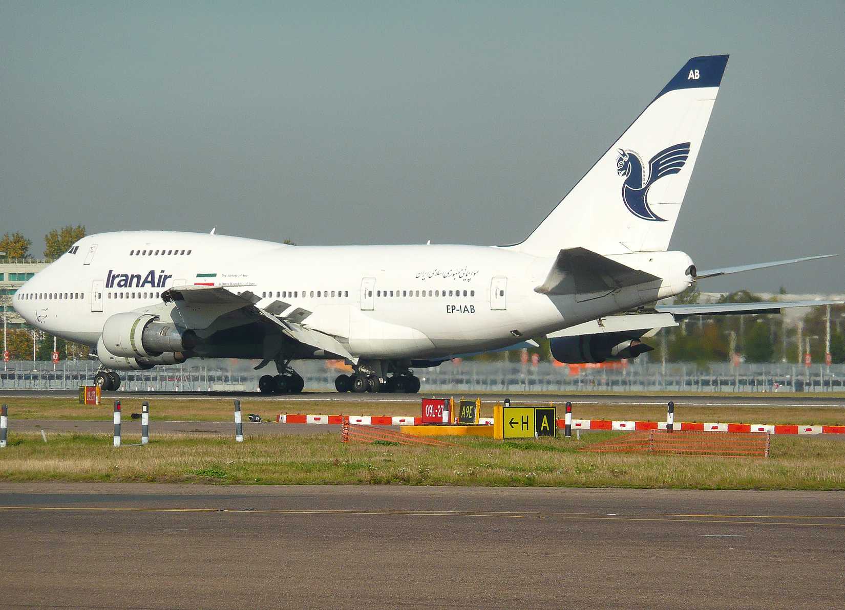 Boeing_747SP_(Iran_Air)_(4008680387)