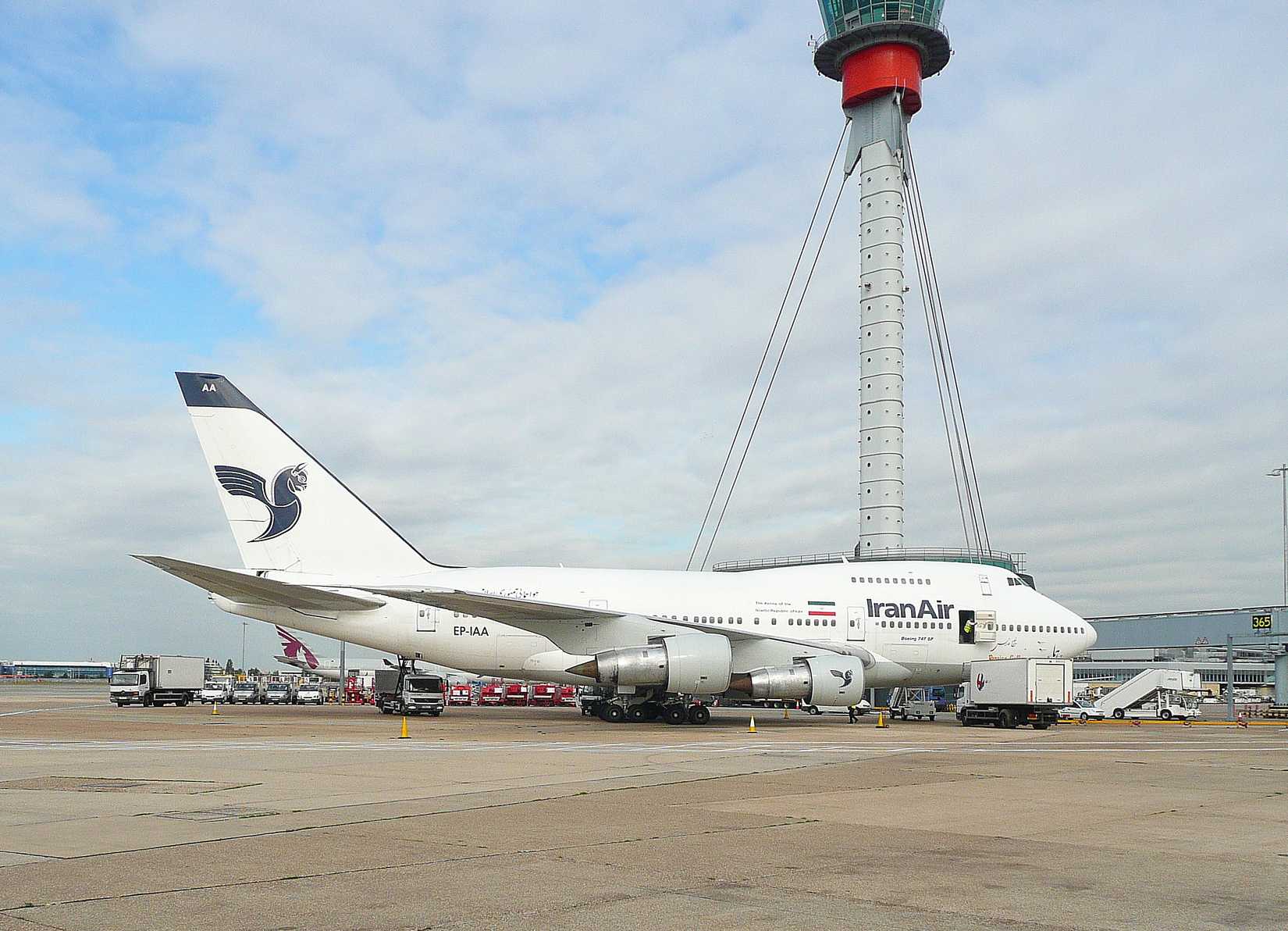 Boeing_747SP_(Iran_Air)_(4029041514)