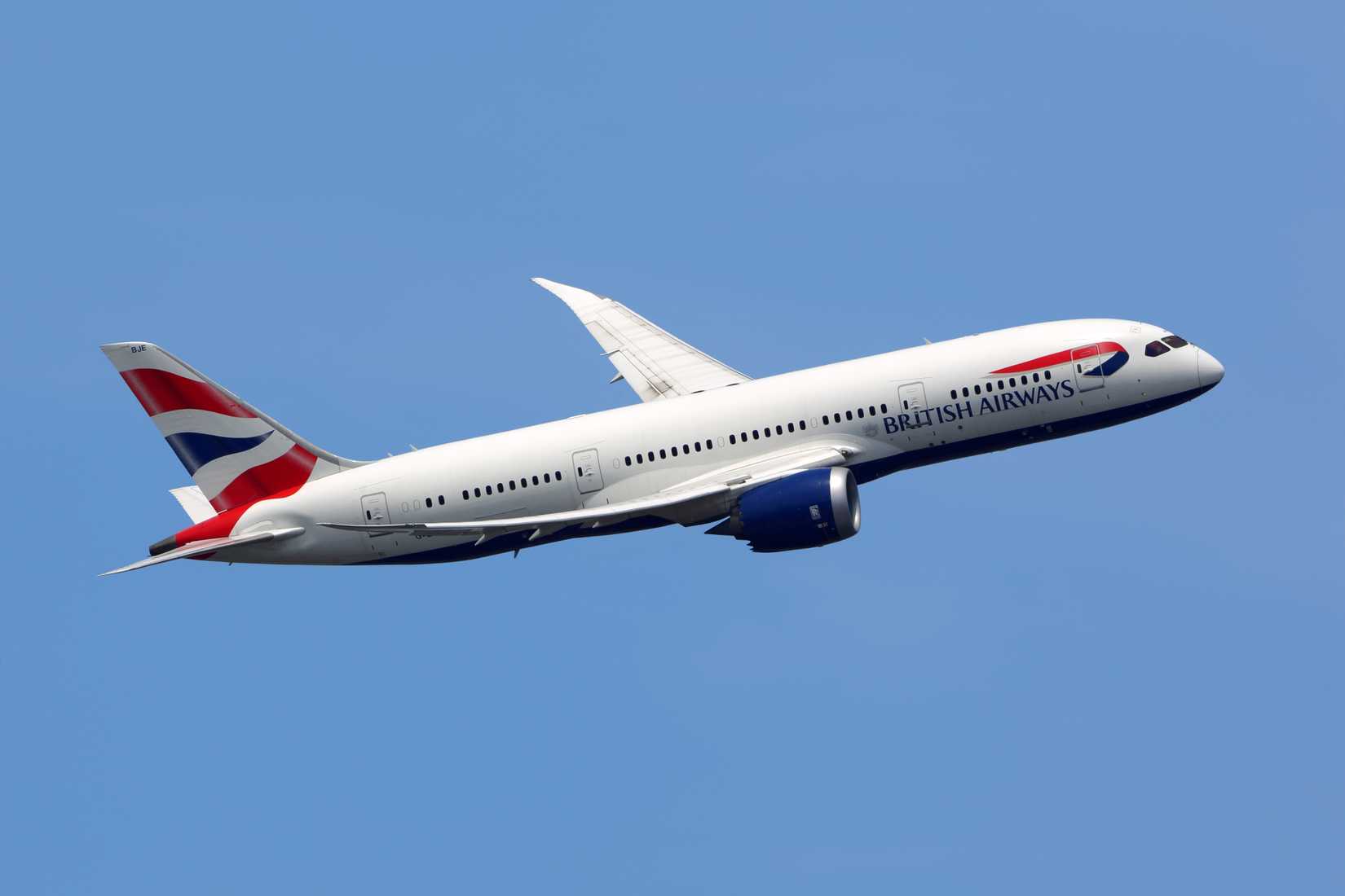 British Airways Boeing 787-8 flying