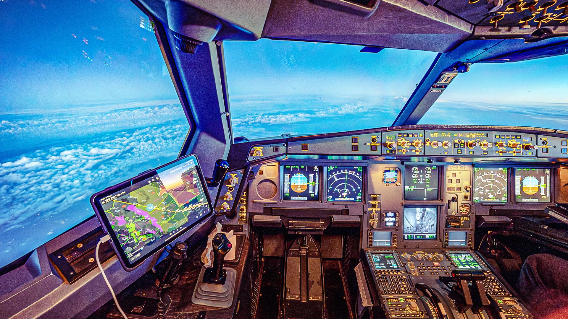 Here's What Pilots Actually Touch In The Cockpit When The Autopilot Is 'Flying The Plane'