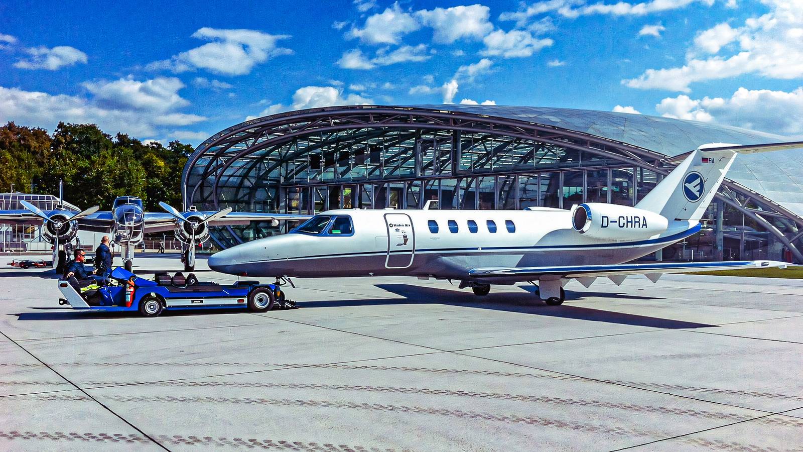 Corporate Jet Captains Now Earn $188,800 As Business Aviation Quietly Closes The Gap With Major Airlines
