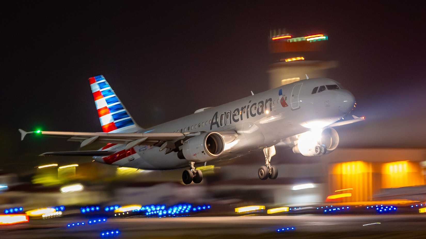 American A320 Night Takeoff