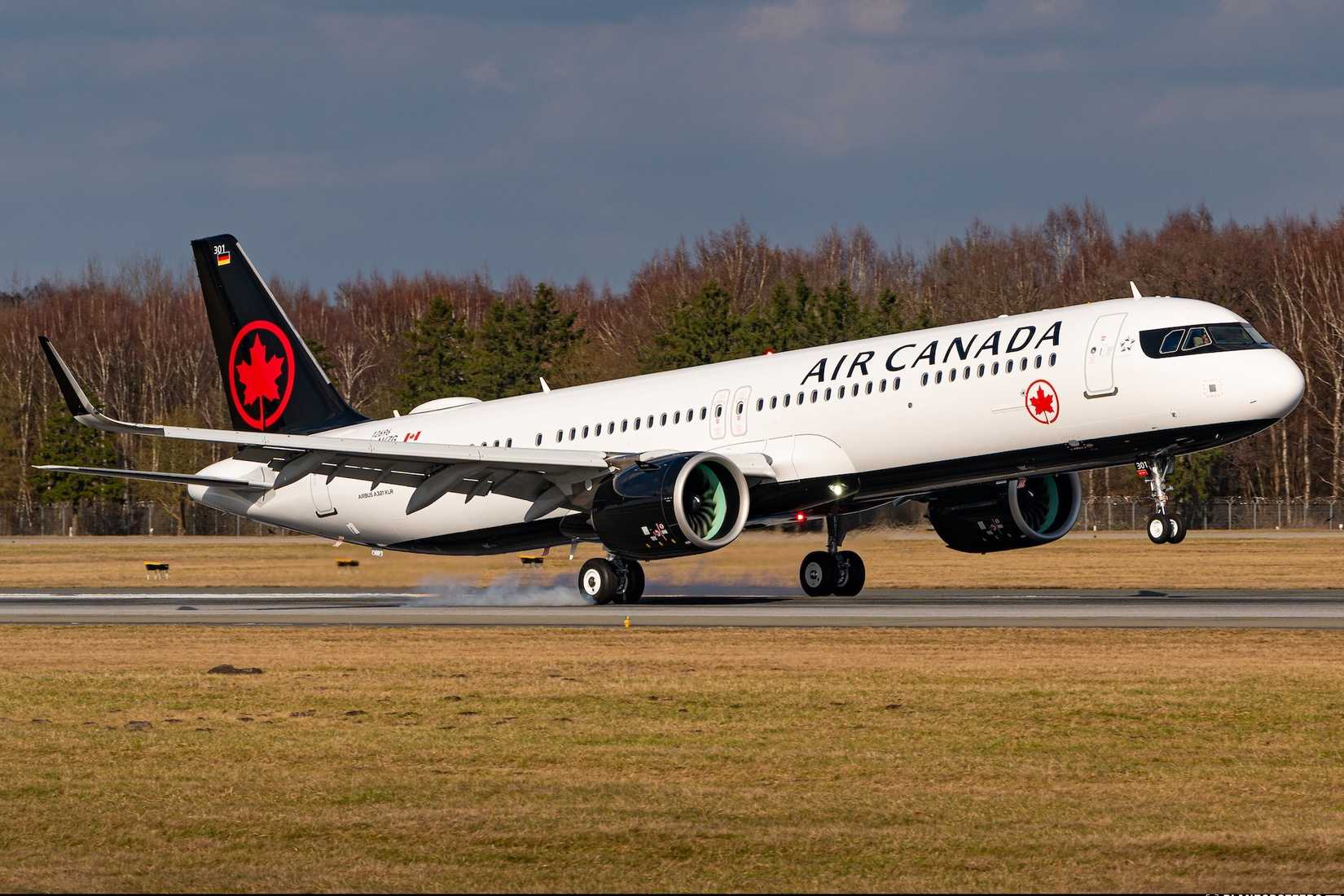 Air Canada Airbus A321XLR landing