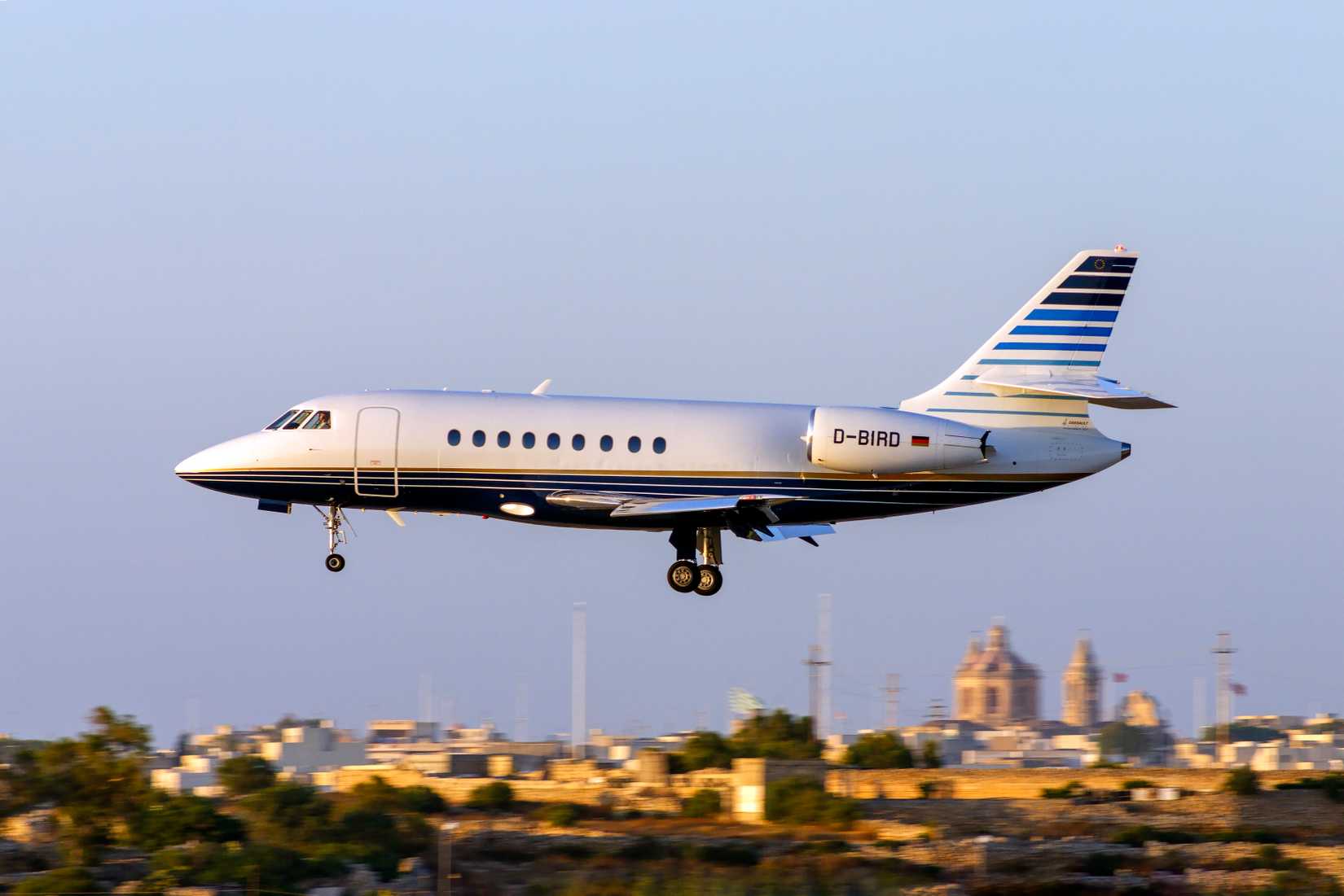 Dassault Falcon 2000EX (Reg.: D-BIRD)