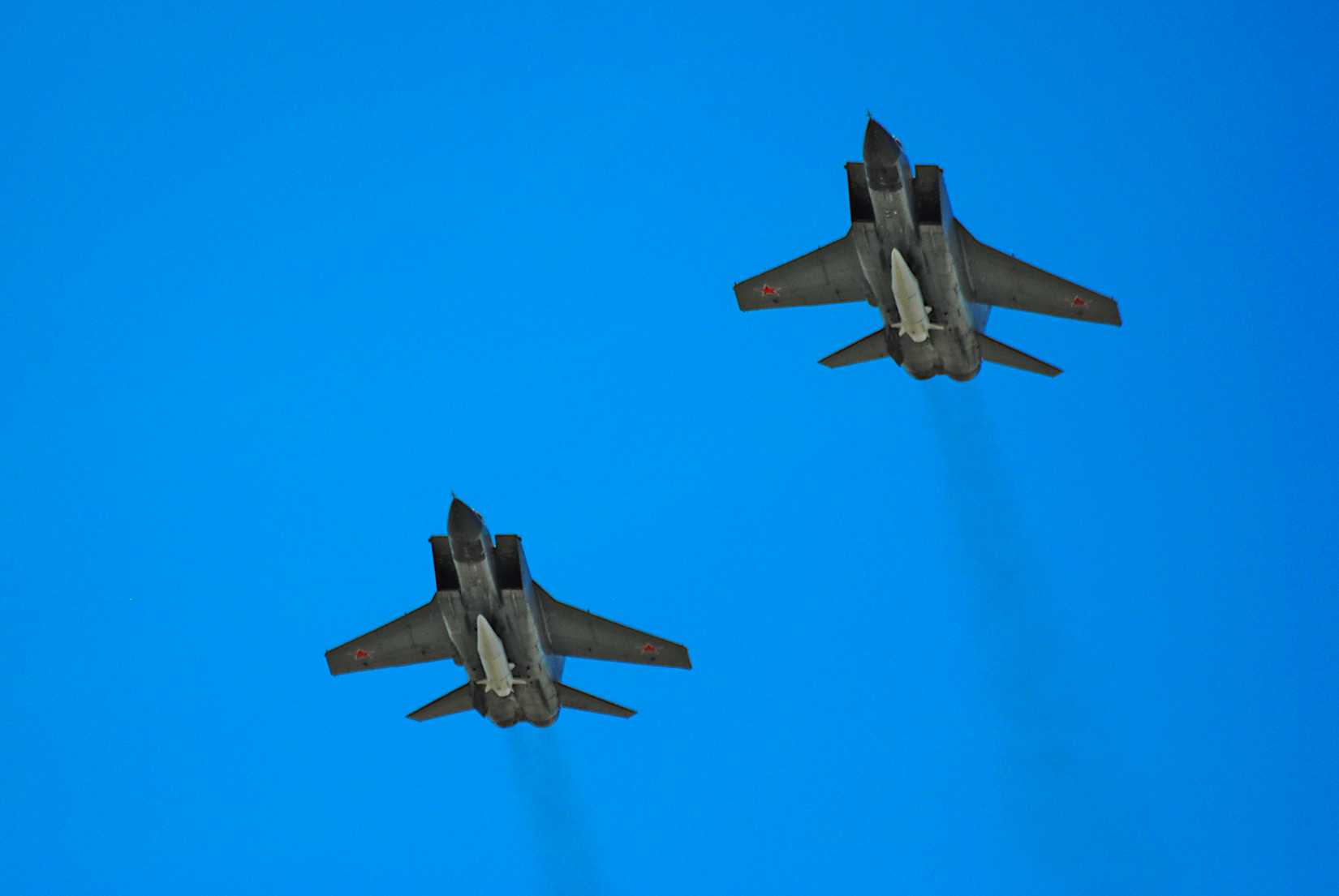 two X-47M2 Kinzhals (Kh of Russian alphabet, not ex) (NATO code:AS-24 Killjoy) loaded on two Mikoyan Gurevich MiG-31K (NATO code: Foxhound) at the Victory Parade in Moscow, on May 9, 2018.