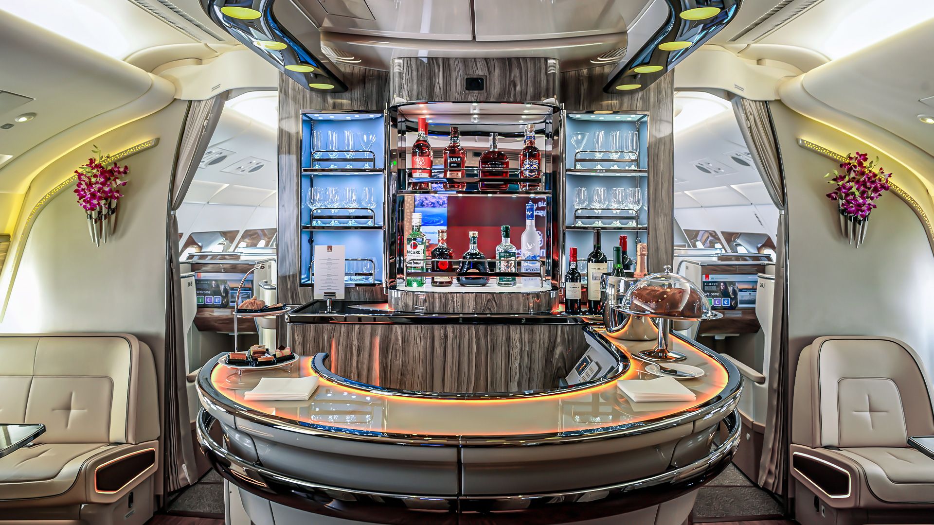 EK A380 Lounge