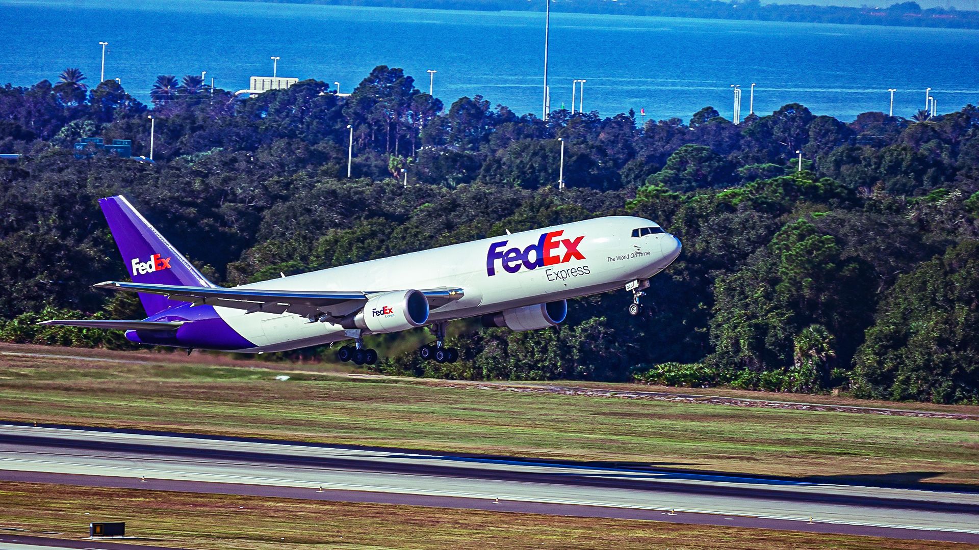 El Boeing 767-300F: El 'carguero más ecológico' que se despide por las nuevas normas ambientales