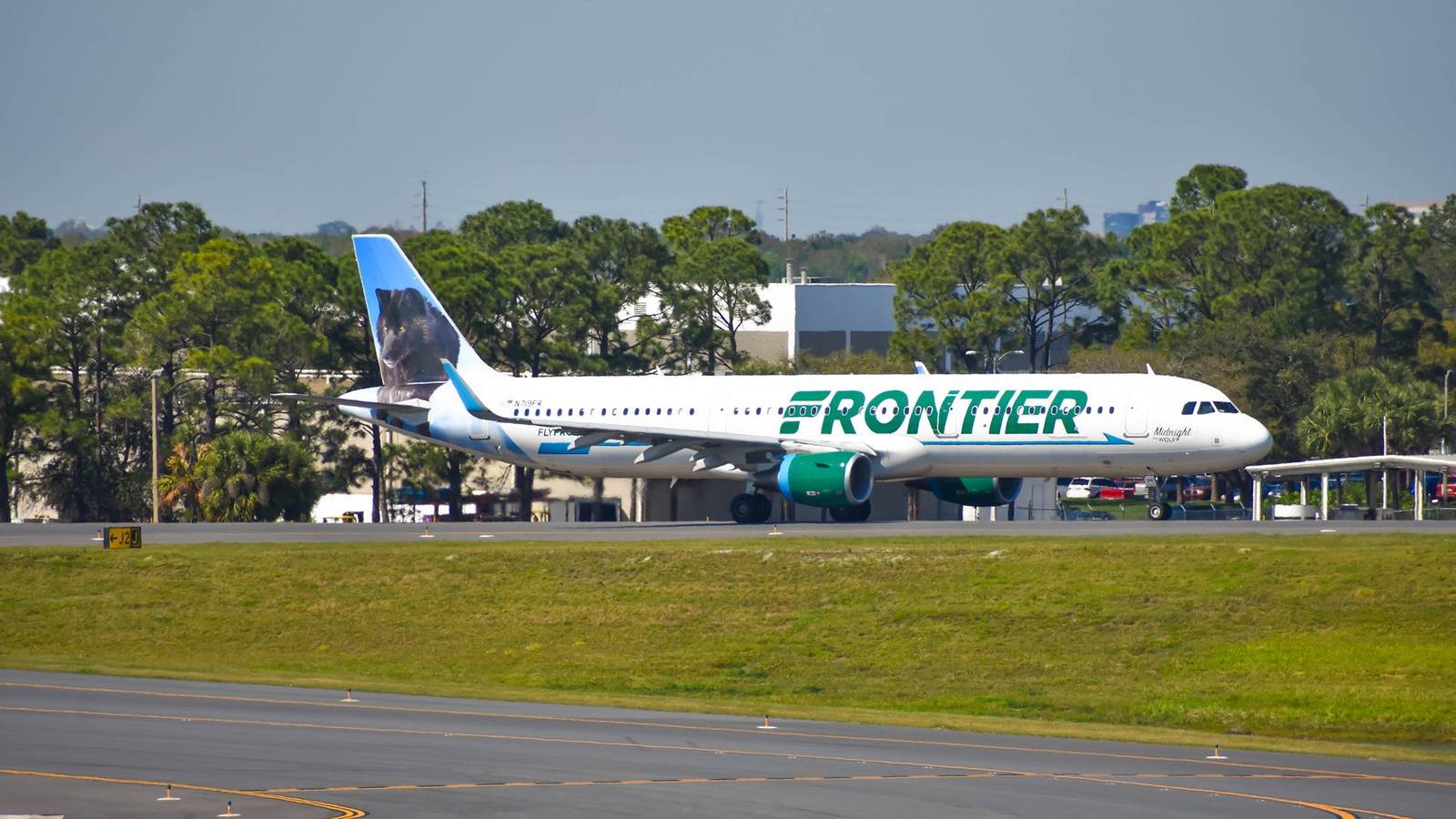 Frontier Airlines Investigating After Cabin Odor Hospitalizes 3 Passengers In Orlando