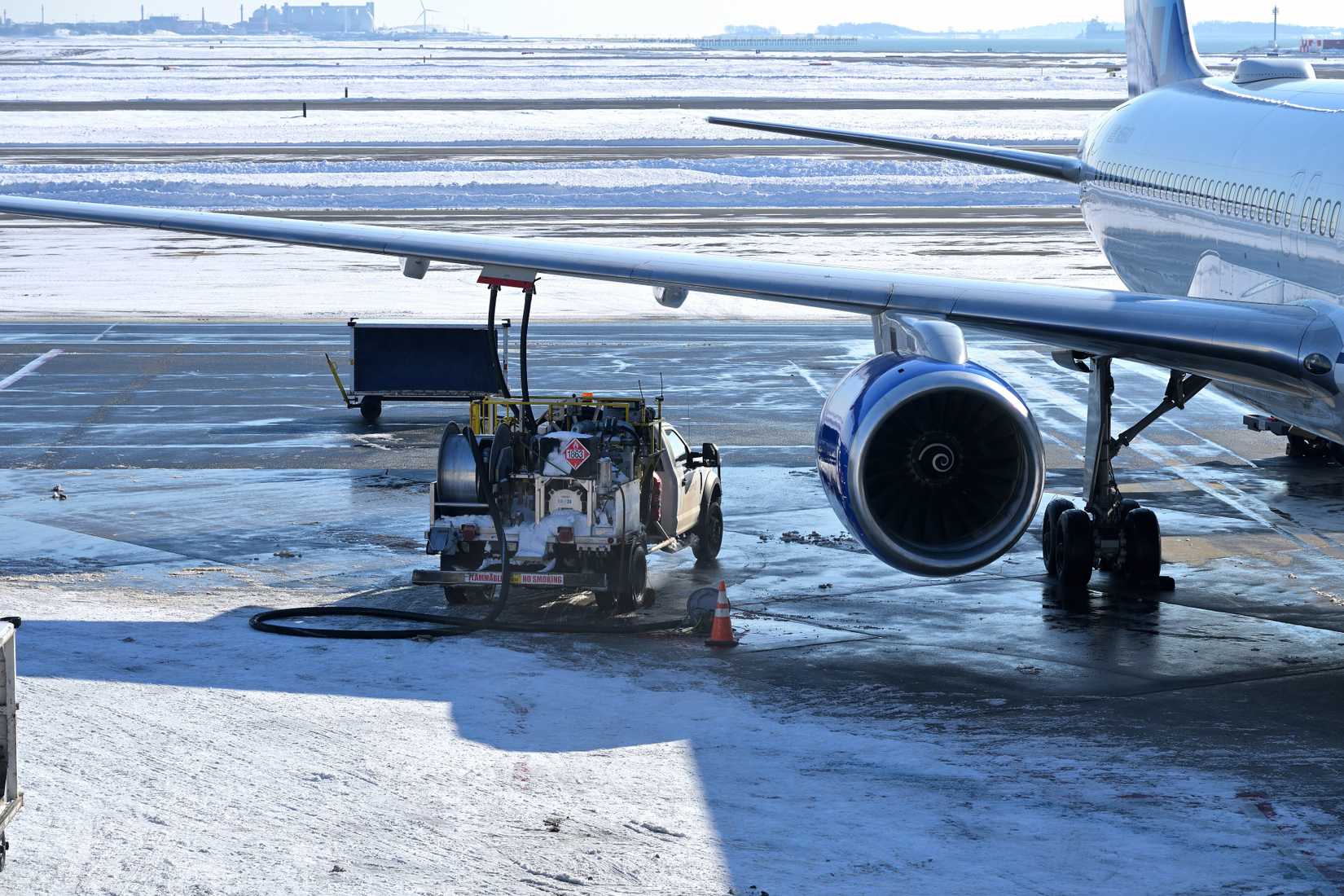 United 757 Refueling