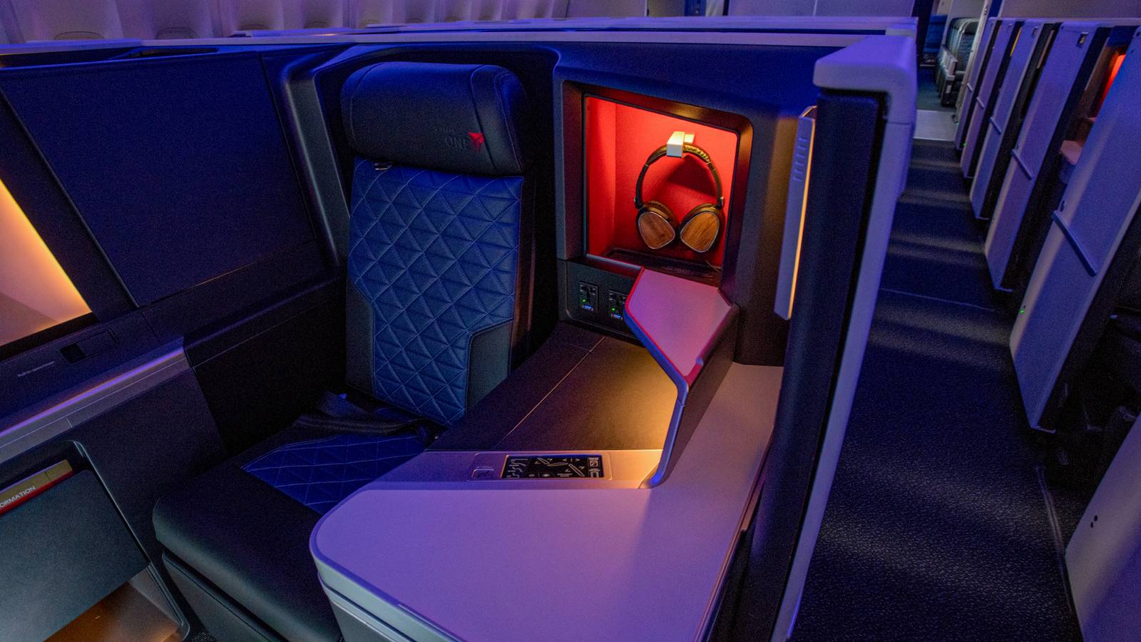 Here's How To Book A Delta Air Lines' Lie-Flat Widebody Seat At Domestic Main Cabin Prices In 2026