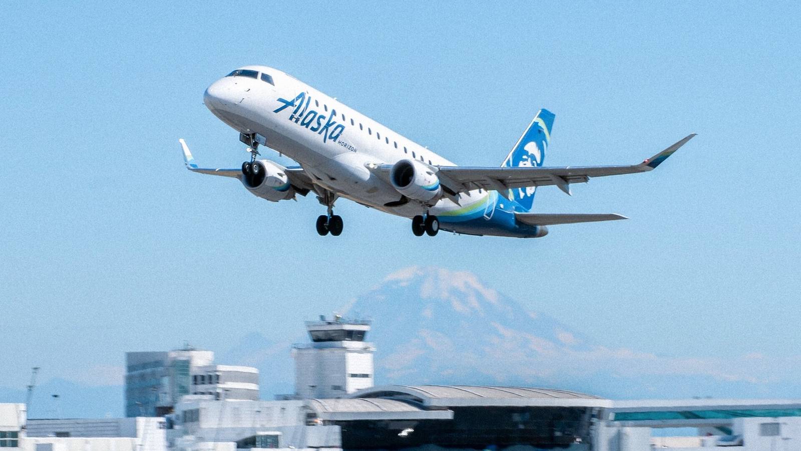 Alaska’s Horizon Air Flight Attendants Threaten Strike After 99.8% Vote Authorization
