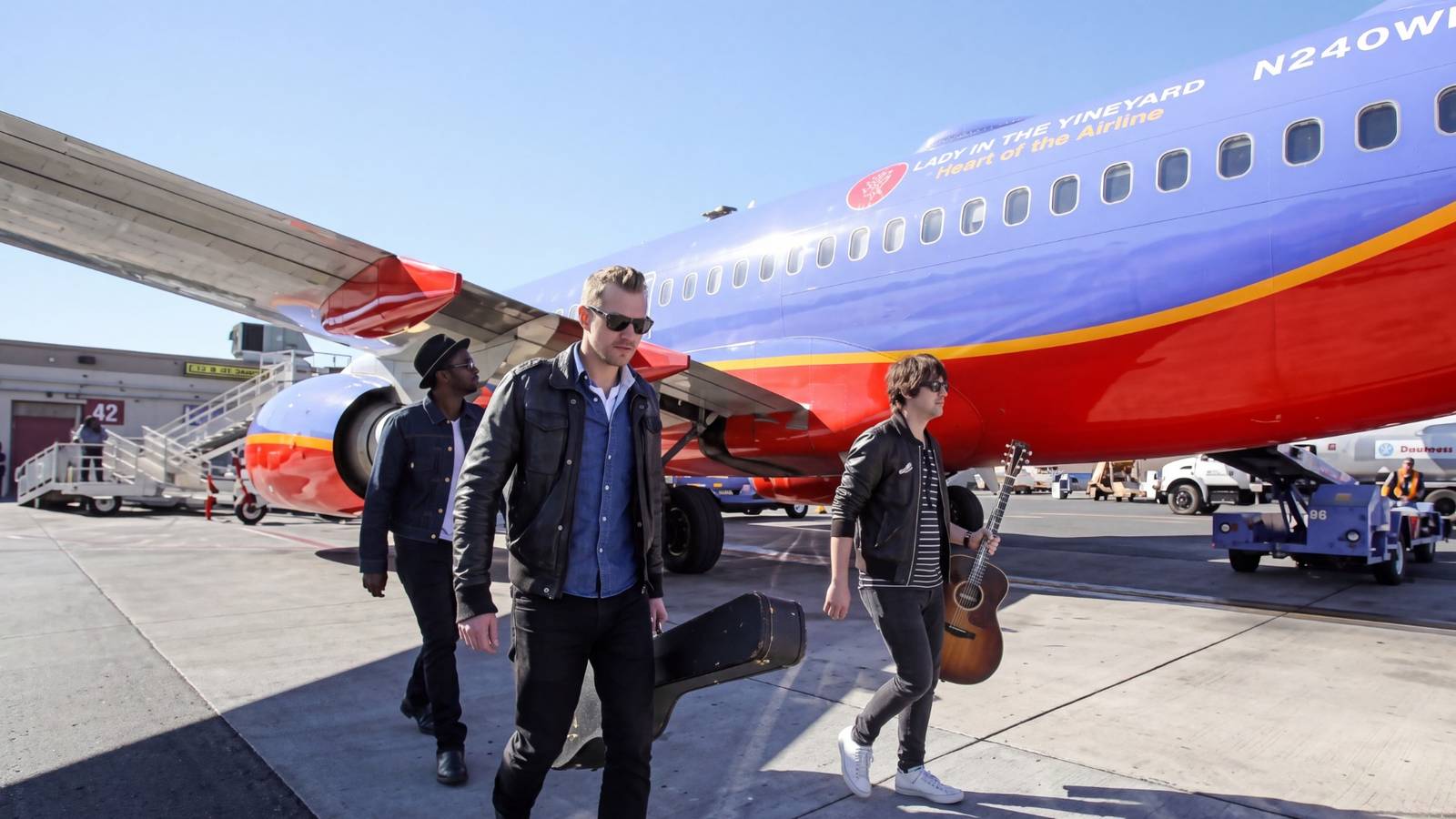 "Plane" White T's: Southwest Just Hosted A Concert At 35,000 Feet