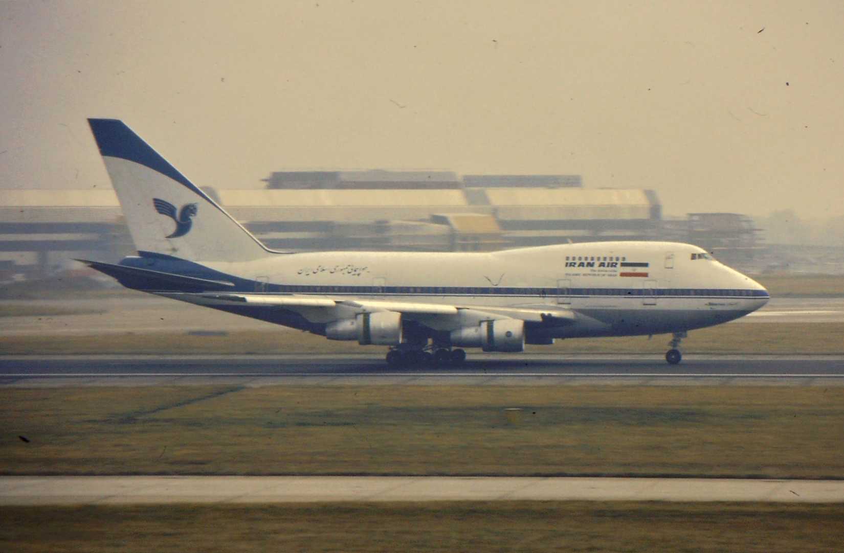 Iran_Air_747SP_at_LHR_(24030737462)