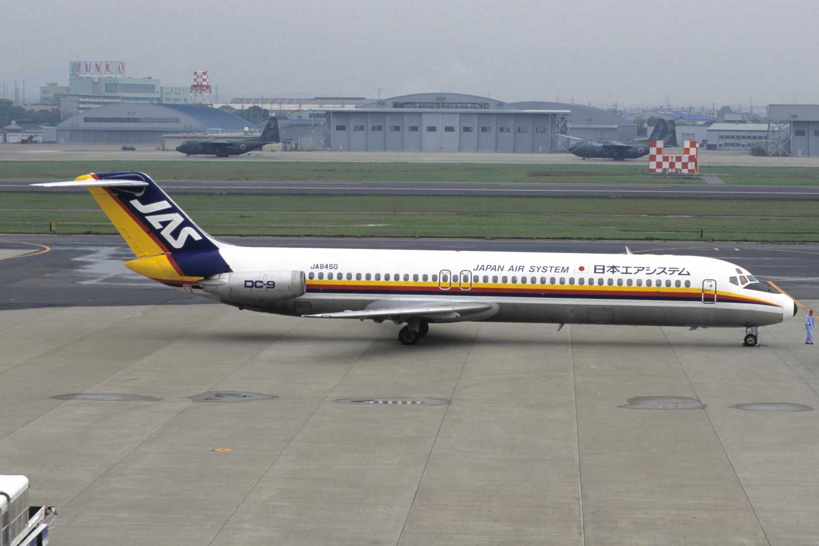 Japan_Air_System_McDonnell_Douglas_DC-9-41_(JA8450-47780-894)_-_Flickr_-_contri