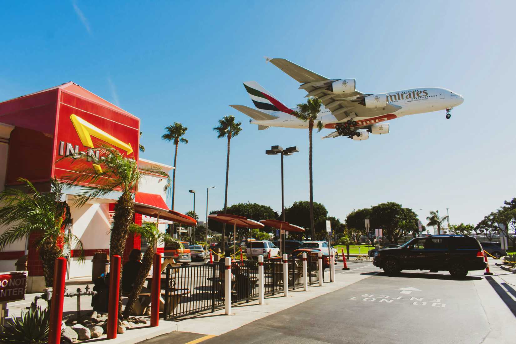LAX Planespotting at In-N-Out