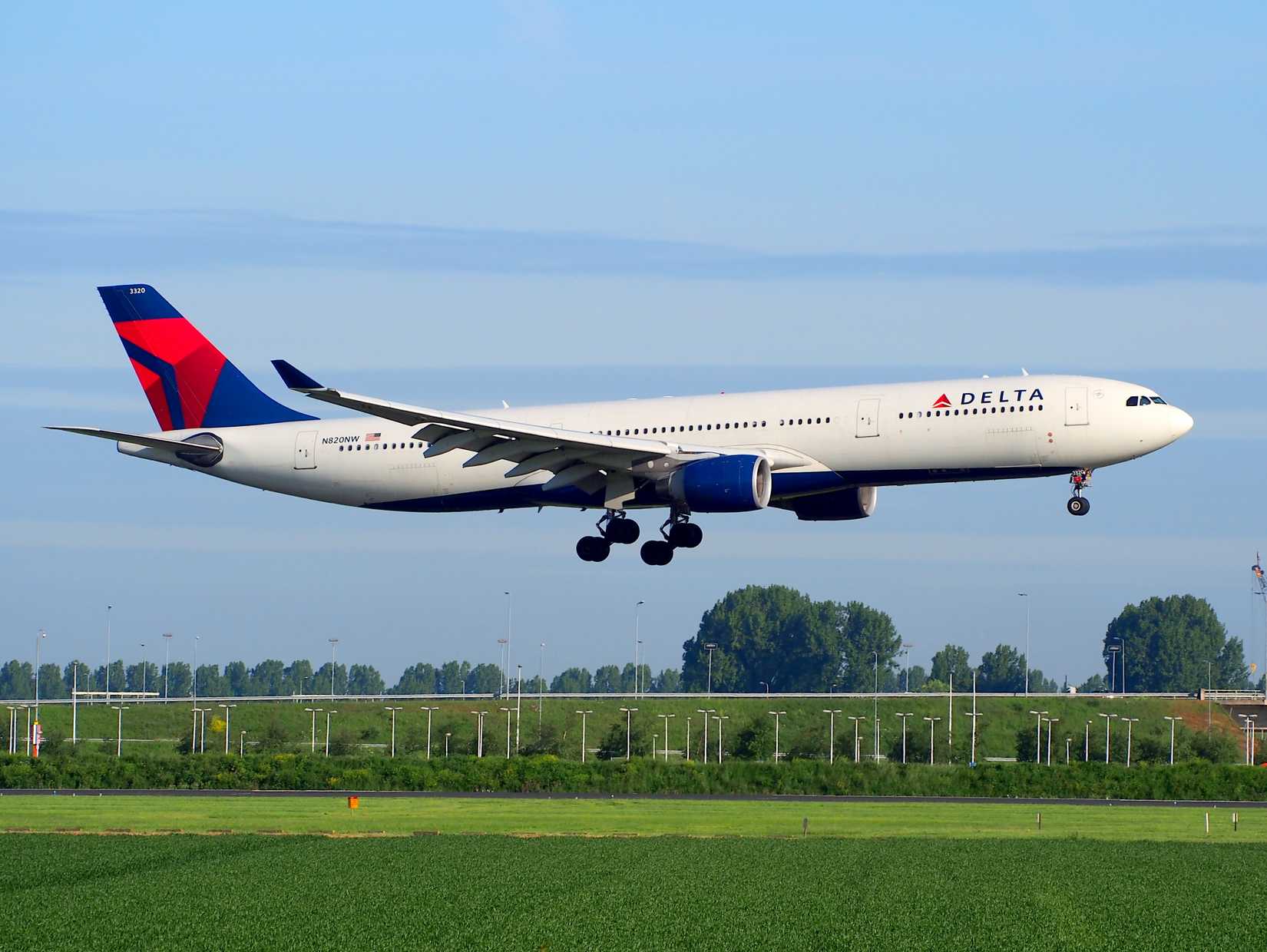 N820NW Delta A330