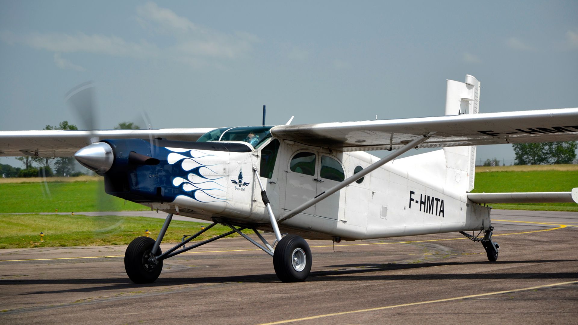 Fransa'da Pilatus PC-6 Uçağı Düştü: 11 Kişi Hayatını Kaybetti