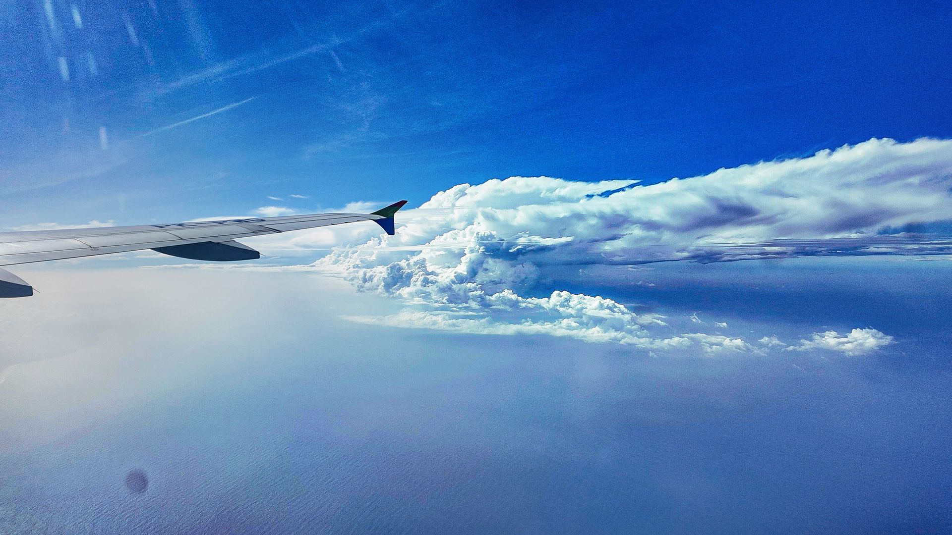 Here's How Pilots Now Reroute Around Storms Hours Before Their Radar Even Sees Them