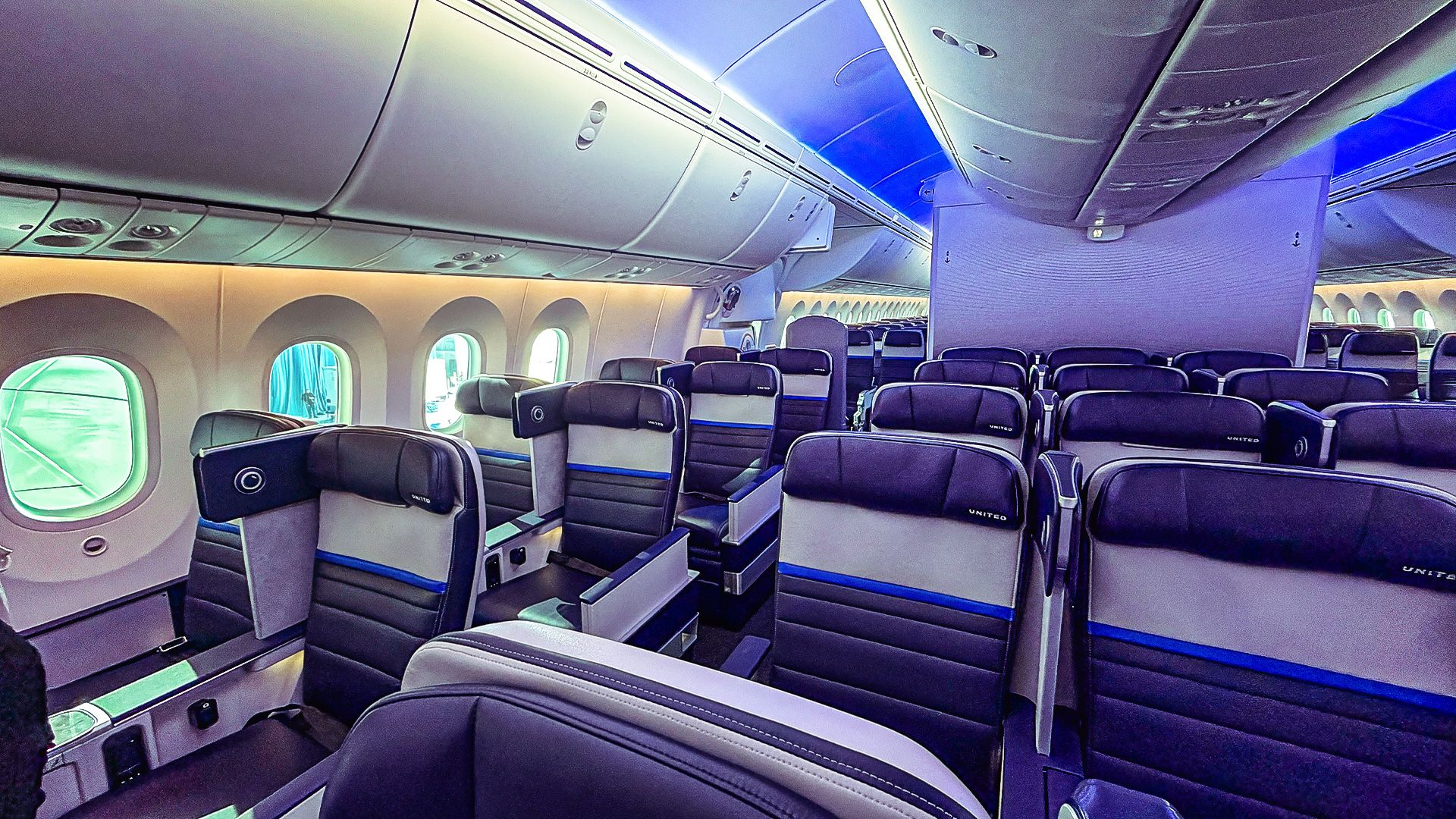 Más Allá de la Suerte: Los 5 Secretos Algorítmicos que Deciden tu Ascenso a Premium Economy