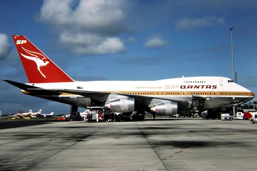 Qantas_Boeing_747SP_(VH-EAB)_at_Adelaide_Airport