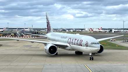 Qatar 777 Taxiing