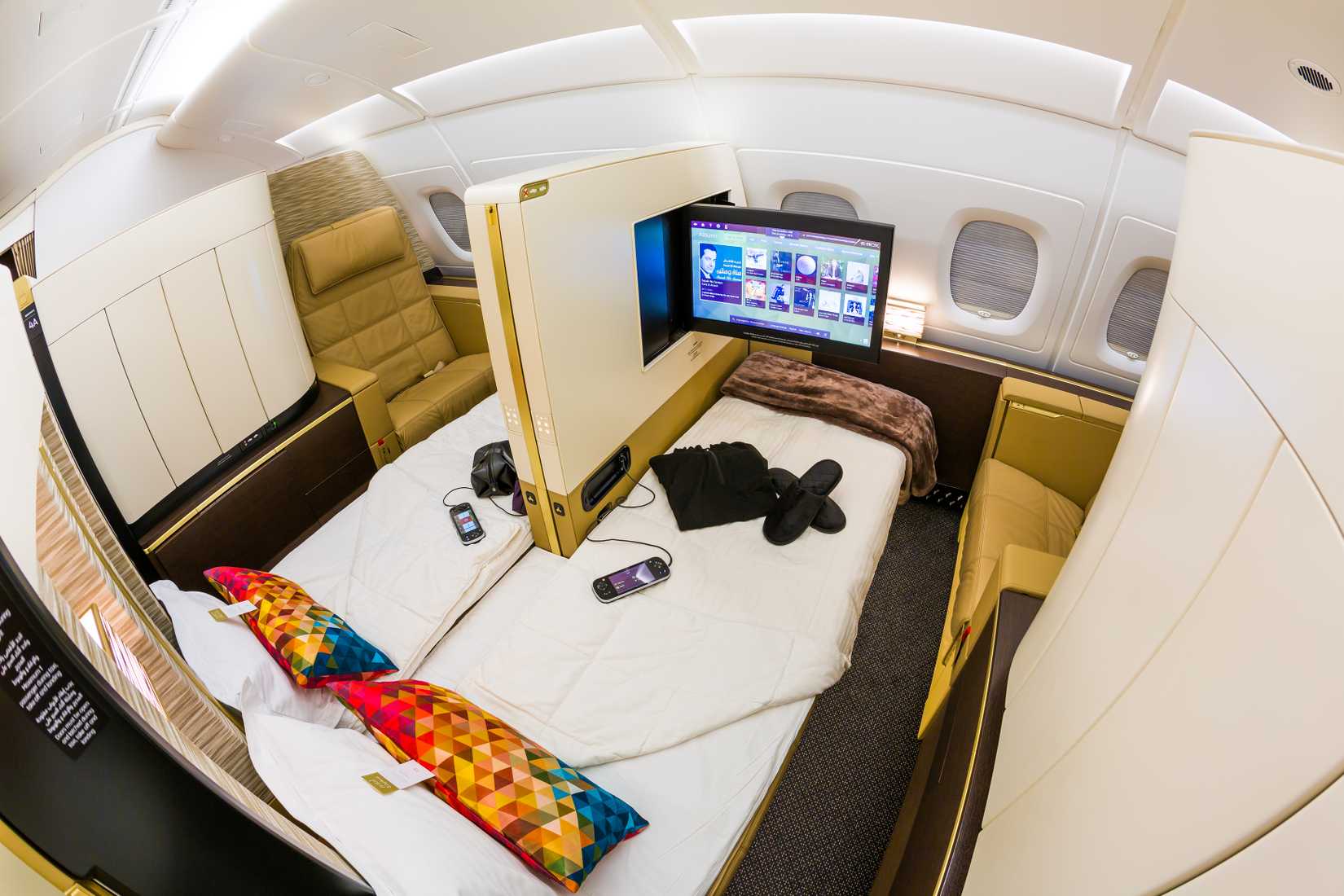 شقق الاتحاد للطيران إيرباص A380 الأولى