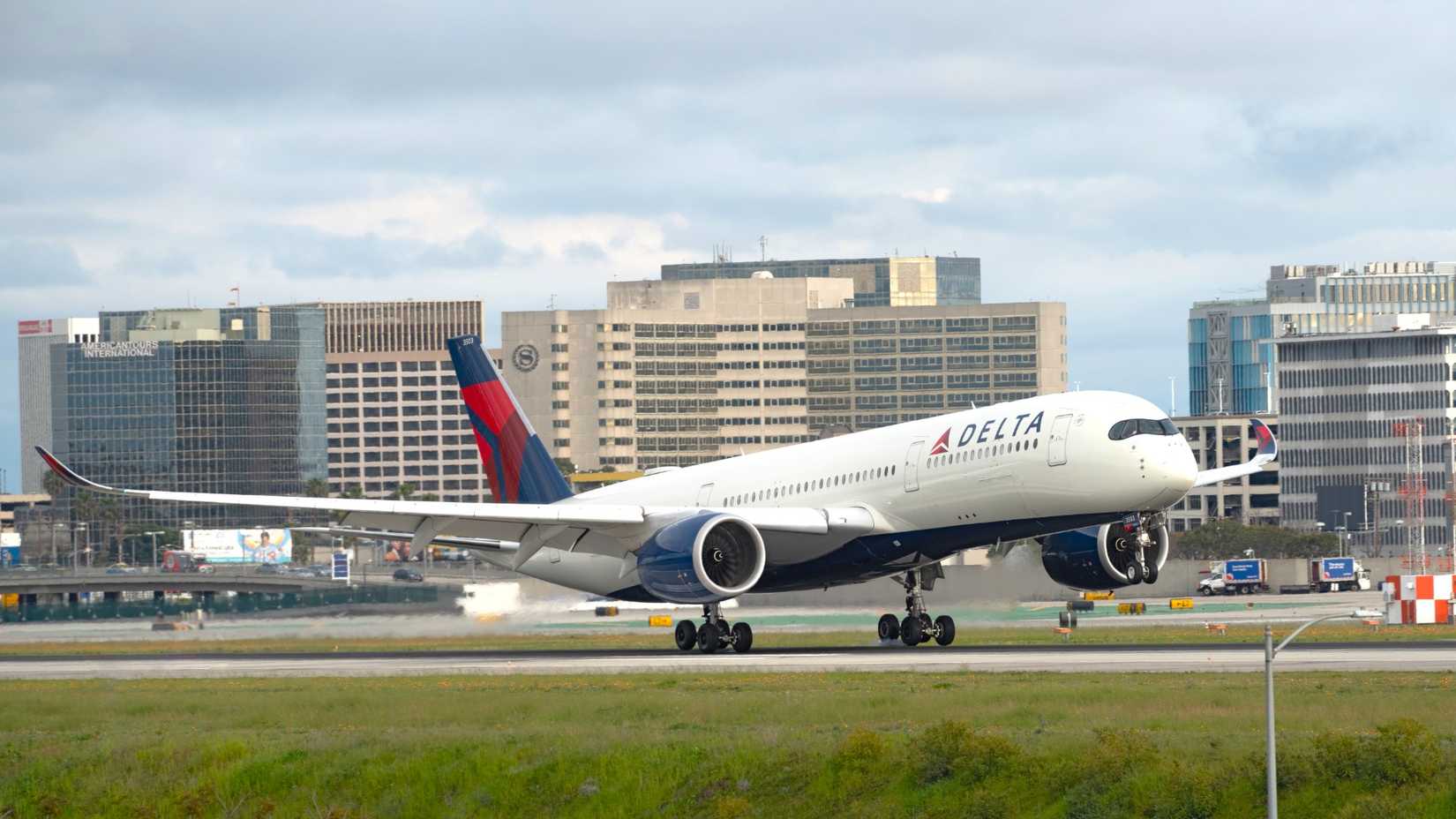 Delta A350 Landing