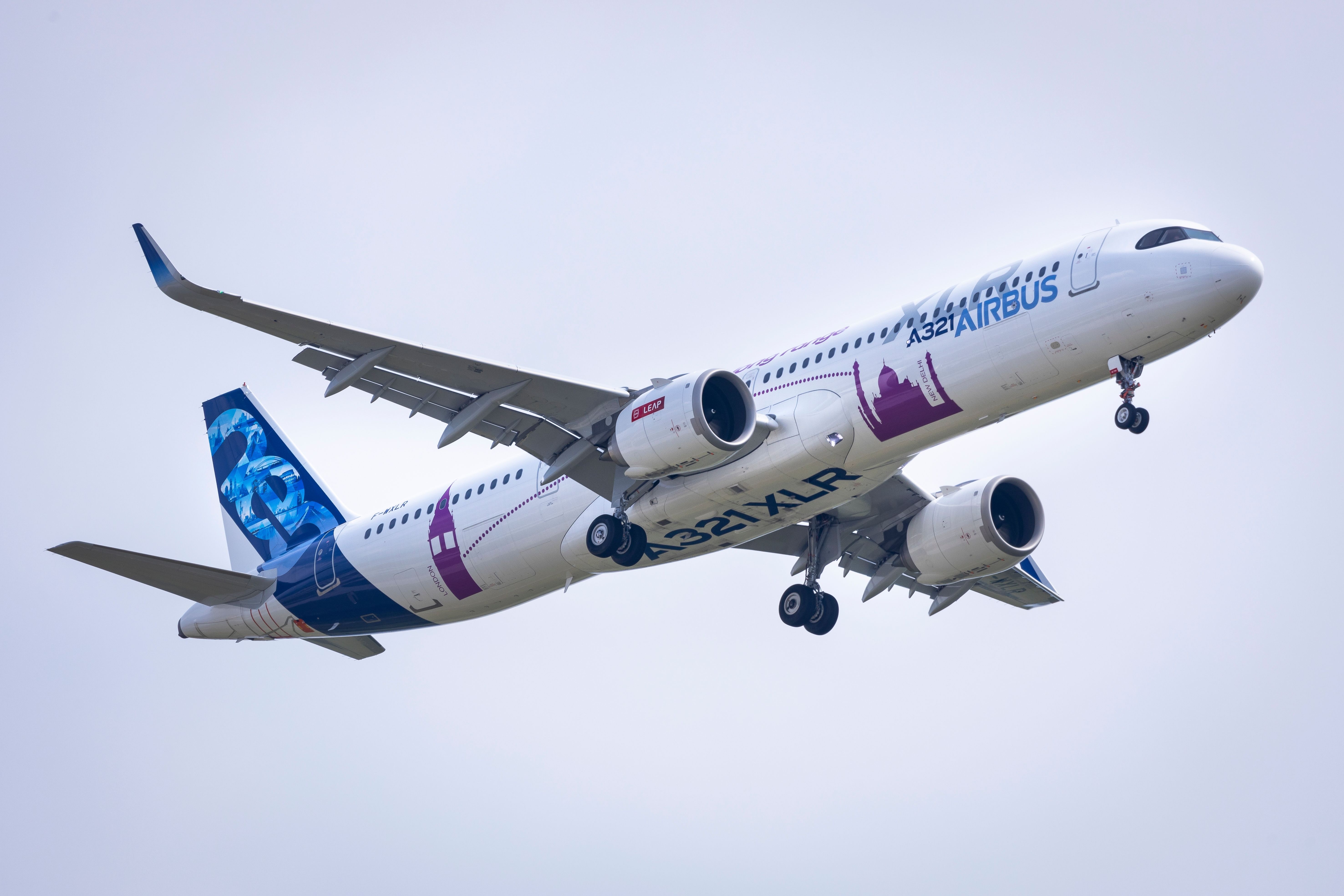 Airbus A321XLR in Airbus livery
