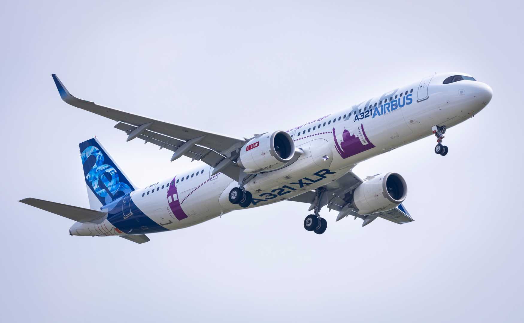 Airbus A321XLR in Airbus livery