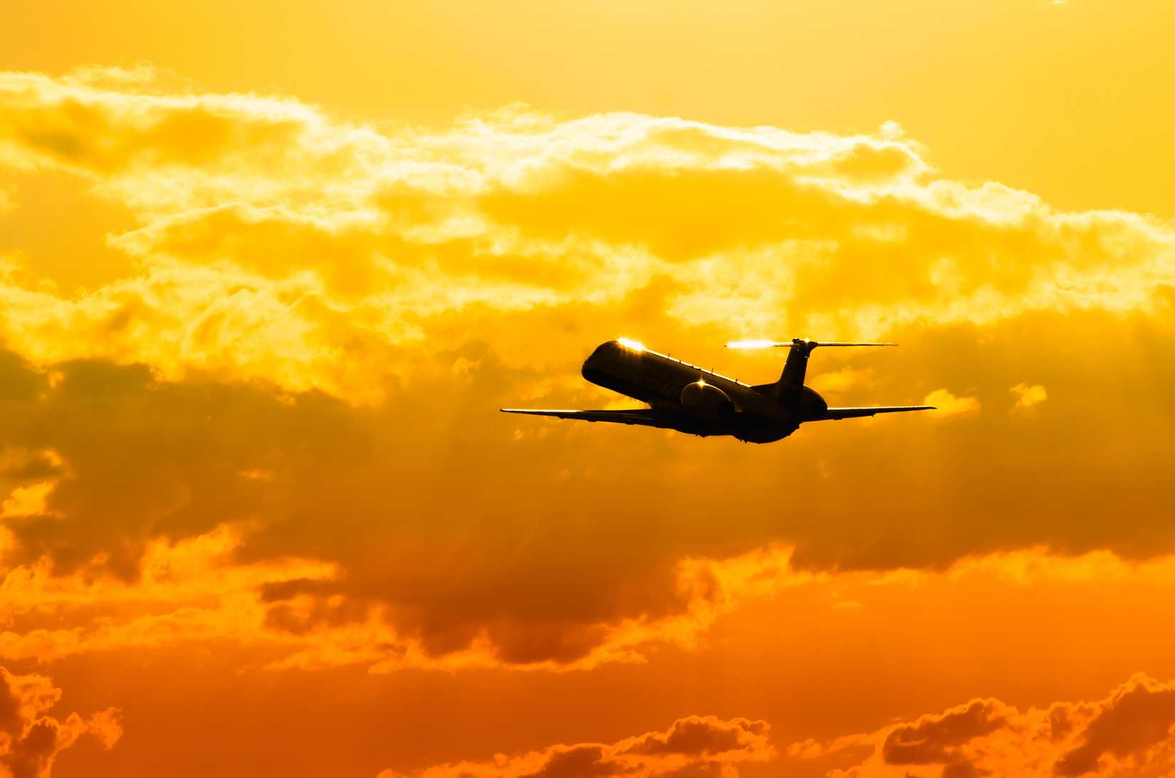 Embraer ERJ145 Sunset Departure