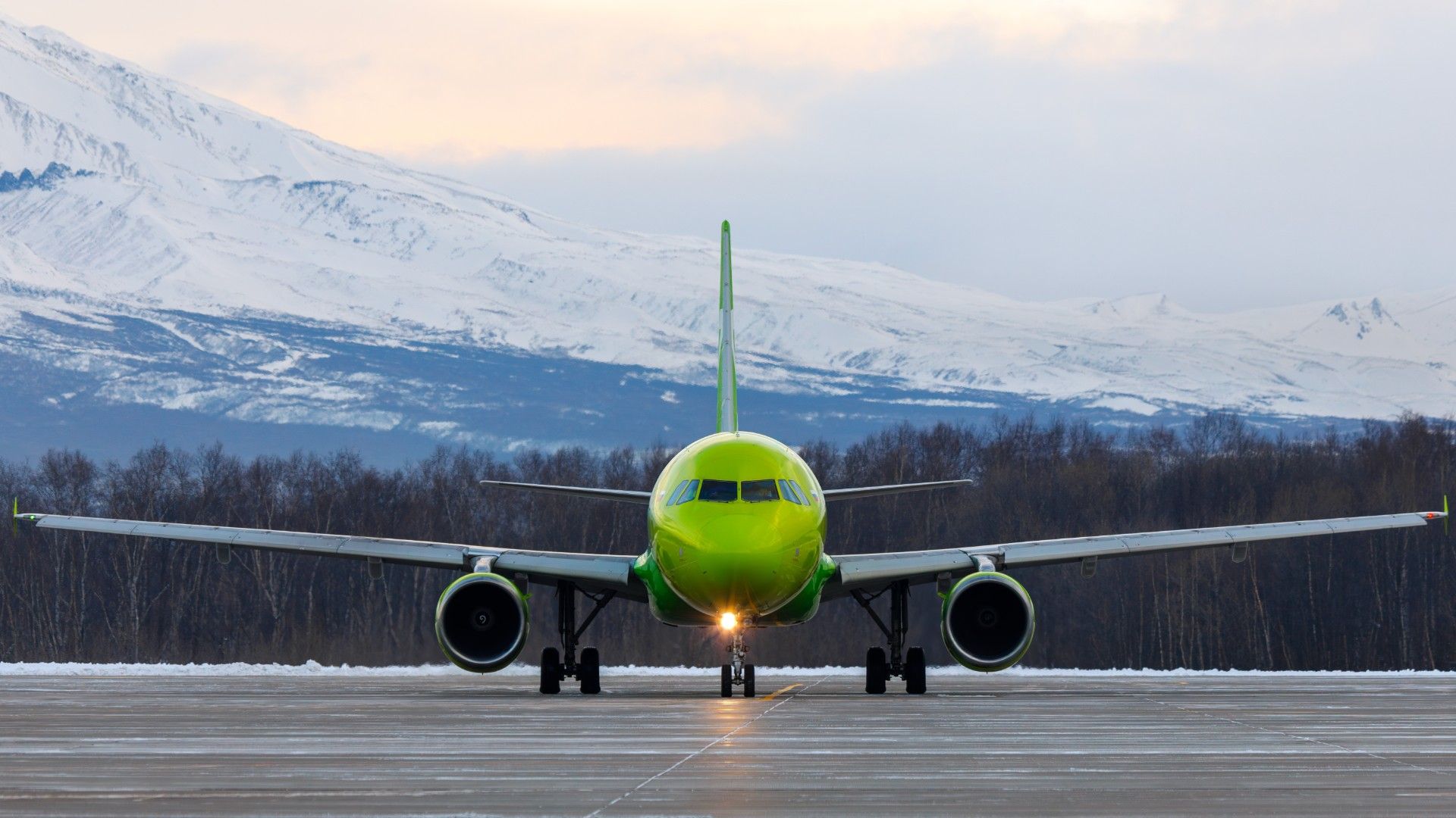 Russian Airline Bans First Officers From Landings After Surge In Hard Landing Incidents