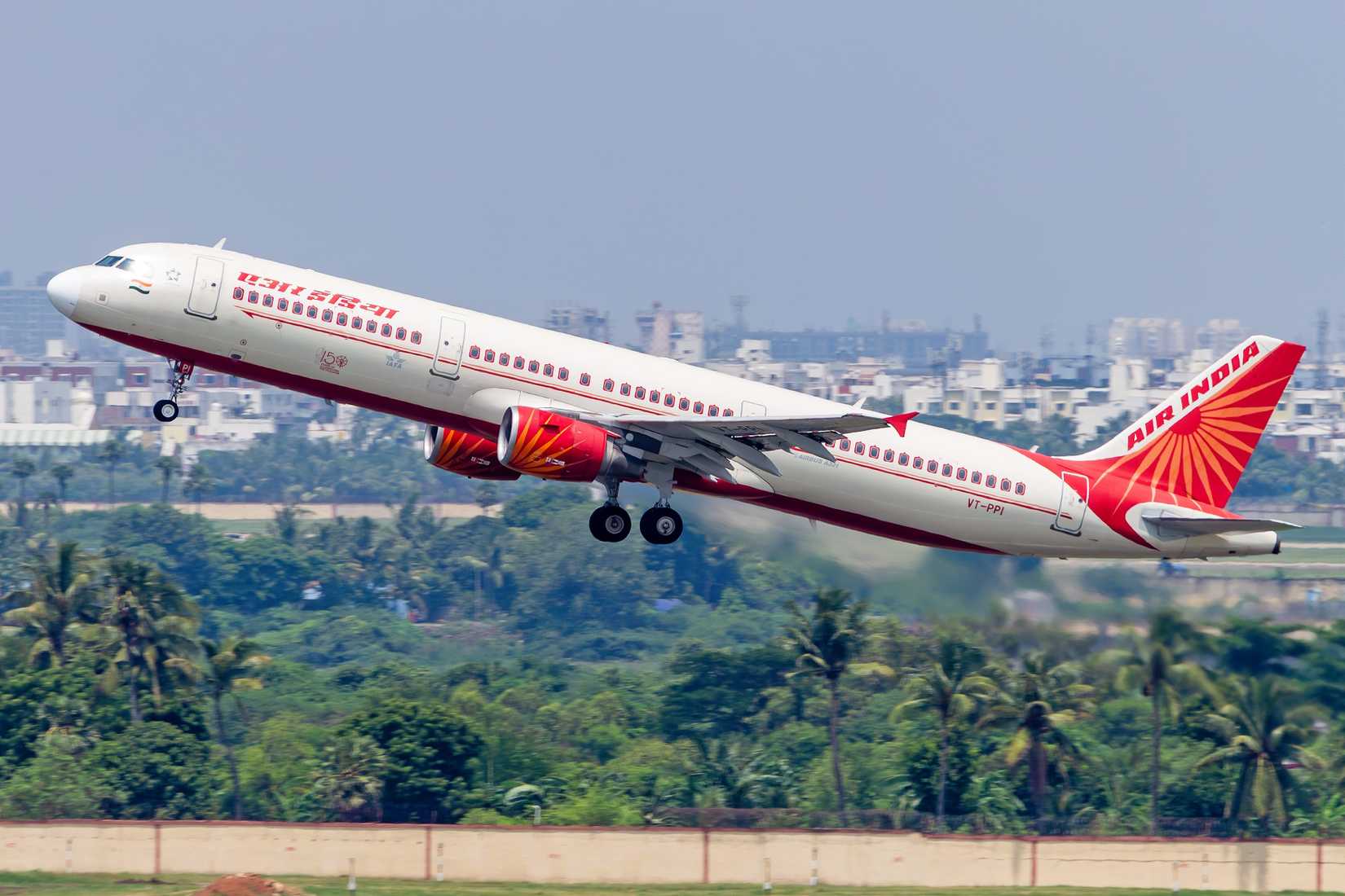 طيران الهند إيرباص A321 تقلع