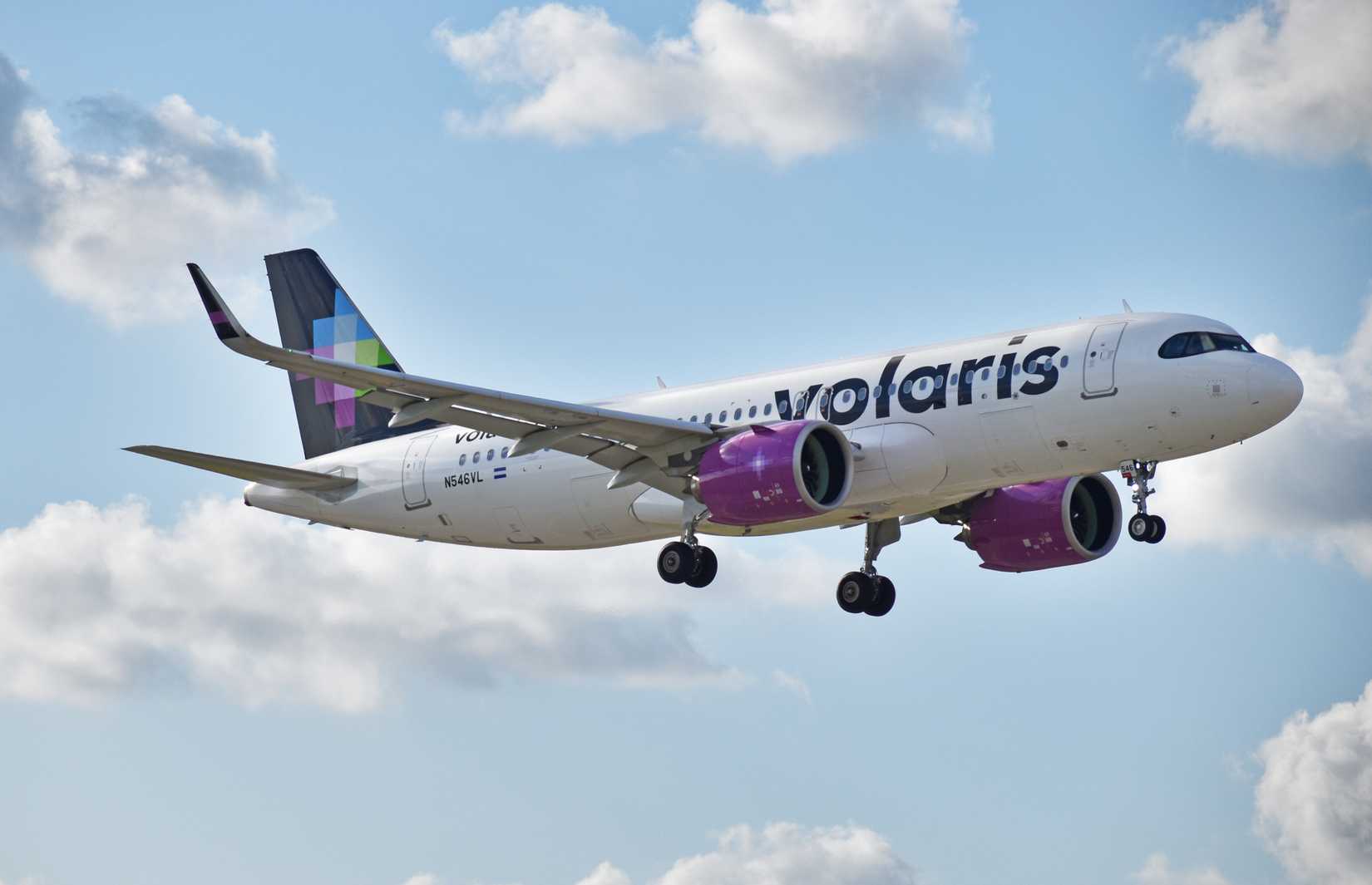 Volaris A320neo Landing