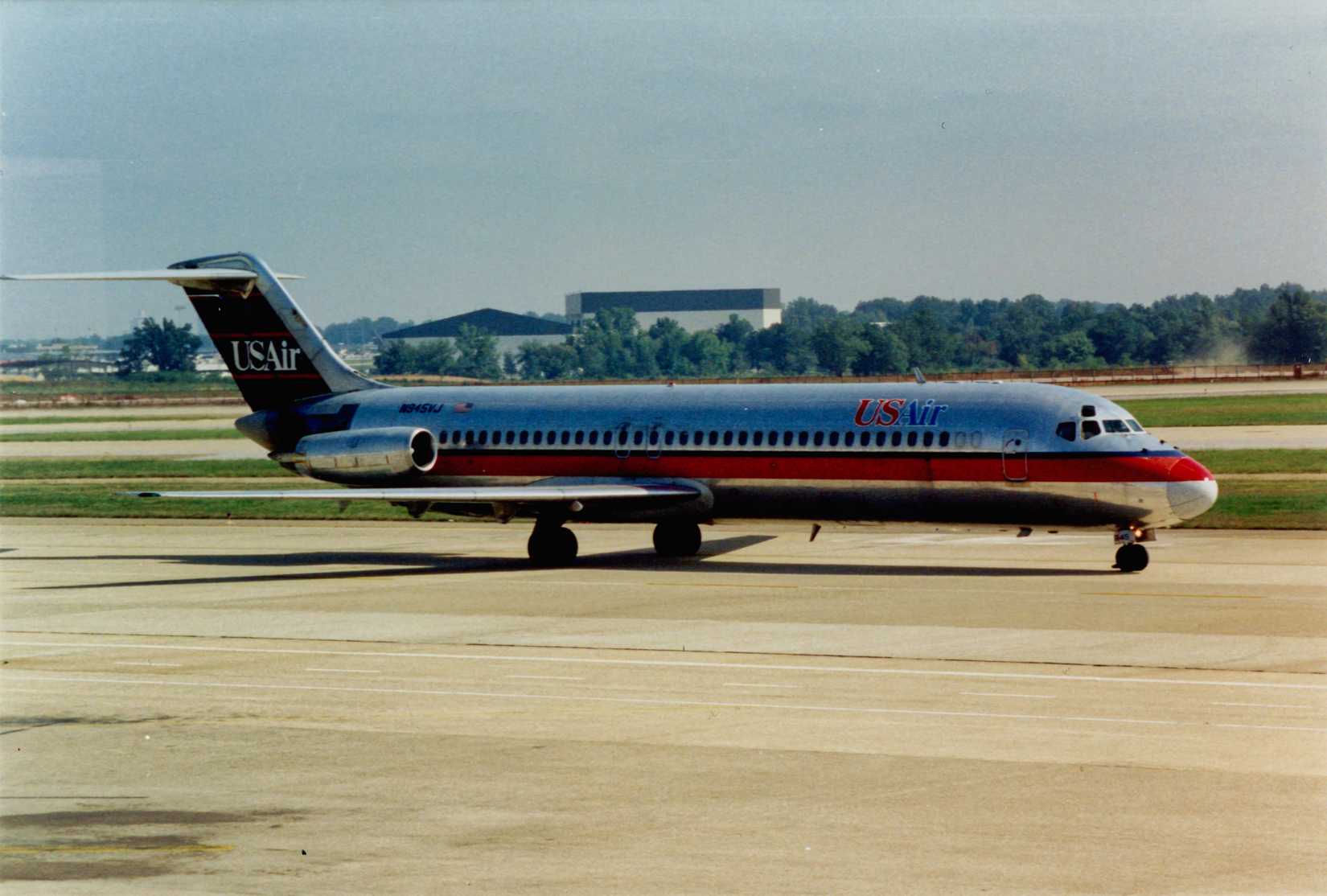USAir McDonnell Douglas DC-9 Taxiing
