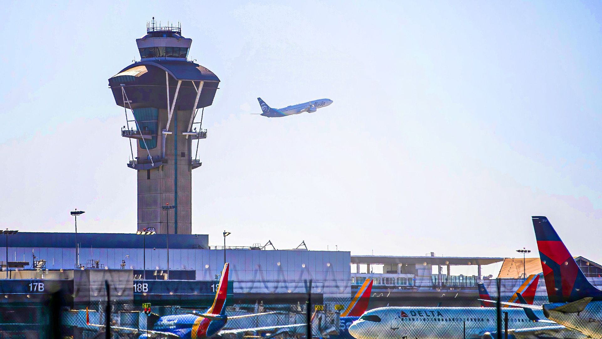 Why Air Traffic Controllers At The World's Busiest Airports Are Still Underpaid In 2026