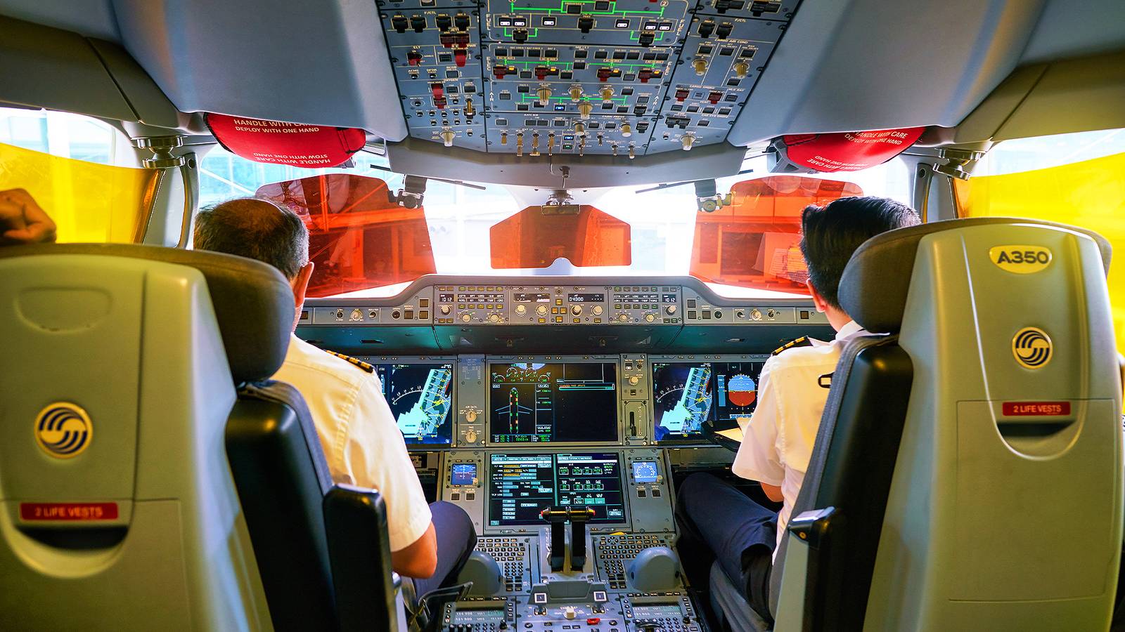Why Ultra-Long-Haul Flights Still Need 4 Pilots In The Cockpit For Takeoff