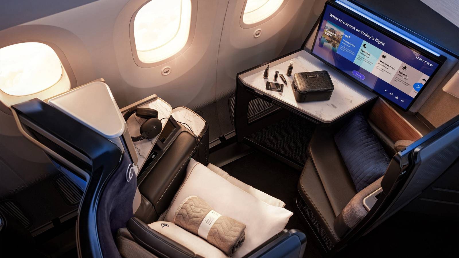 United Airlines' Polaris Studio Is The 1st Widebody Suite Where The IFE Server Lives In The Cloud