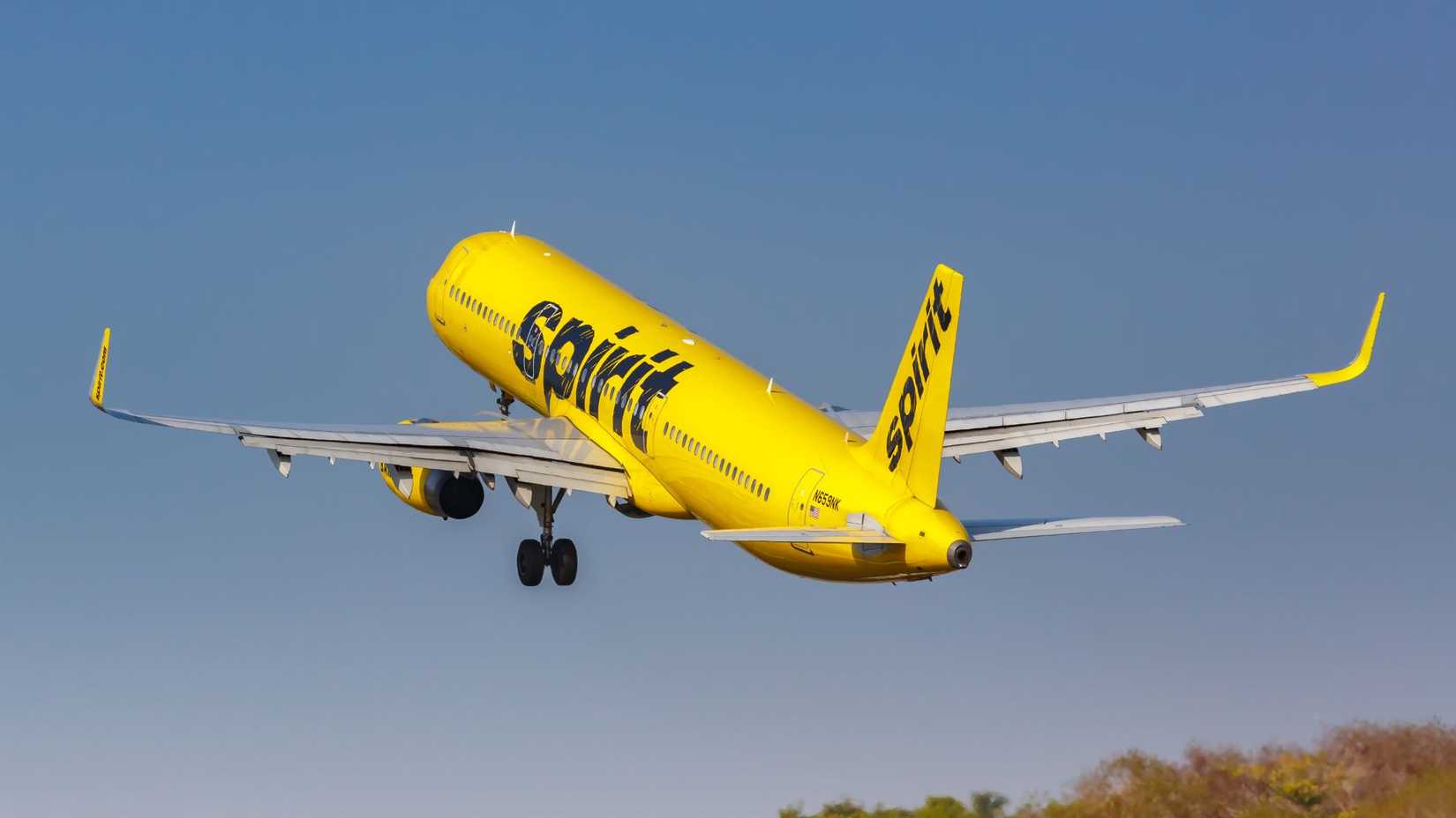 Spirit Airlines Airbus A321 Climbing