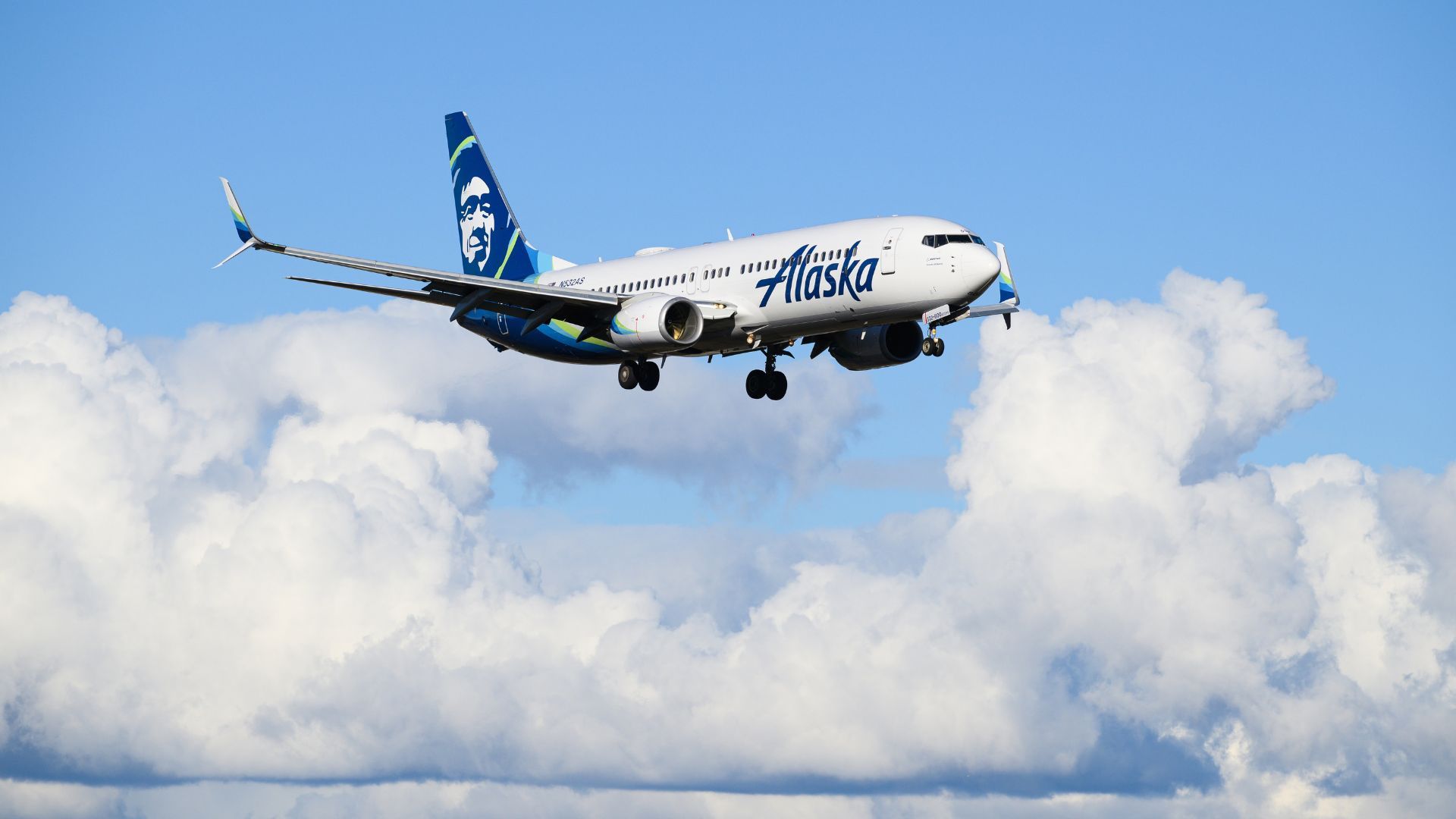 Alaska Airlines Boeing 737