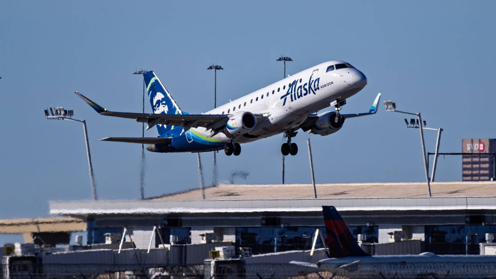 Alaska Airlines Downsizes In Mexico By Dropping 4 Seasonal Routes From Los Angeles & Las Vegas