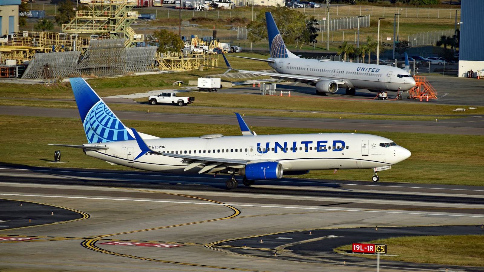 United Airlines Cuts Over 23,500 Domestic Summer Flights, Reducing Capacity By Nearly 5%